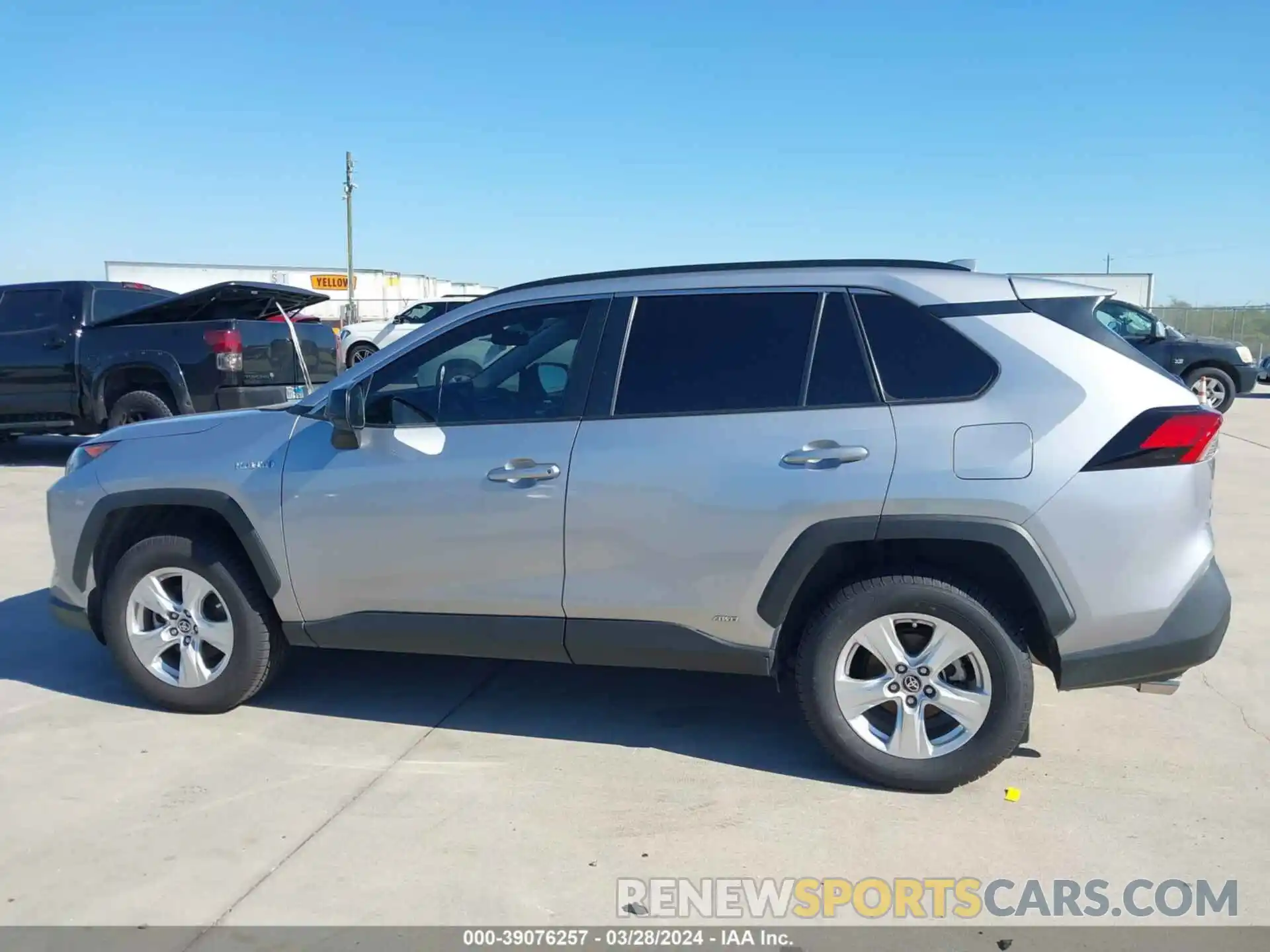 14 Photograph of a damaged car 4T3LWRFV5MU023648 TOYOTA RAV4 2021