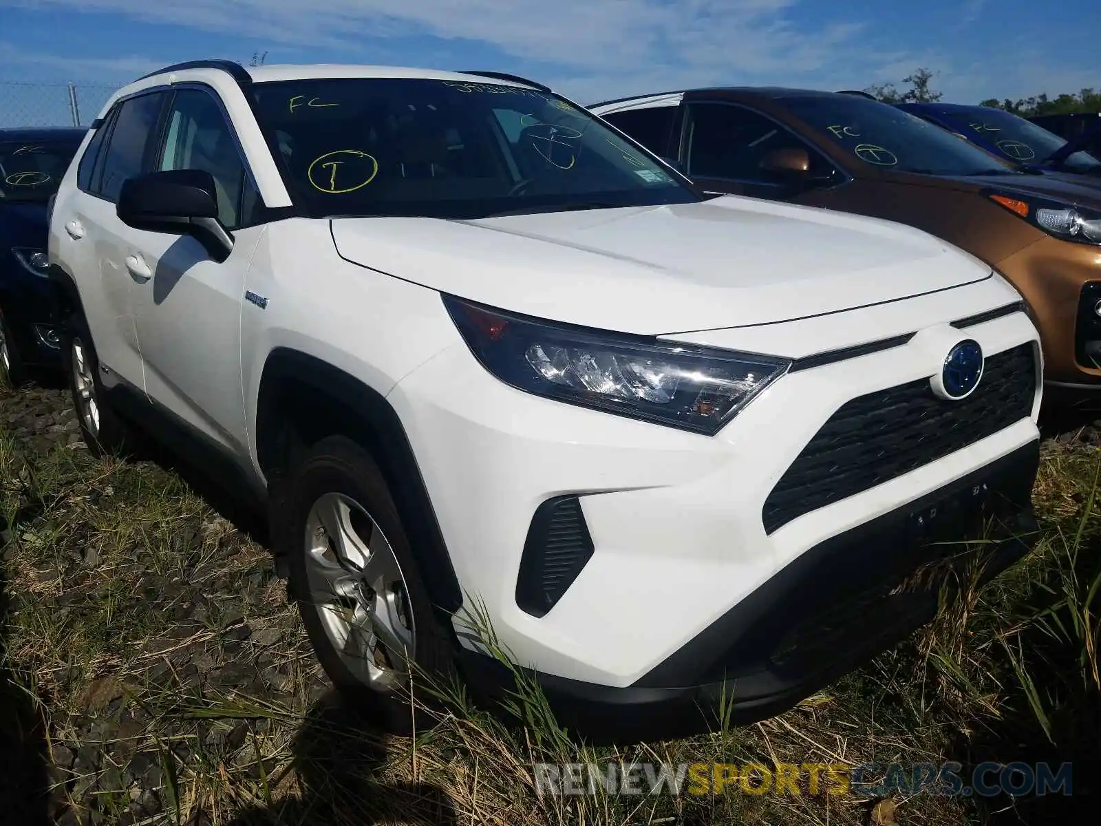 1 Photograph of a damaged car 4T3LWRFV8MU020338 TOYOTA RAV4 2021