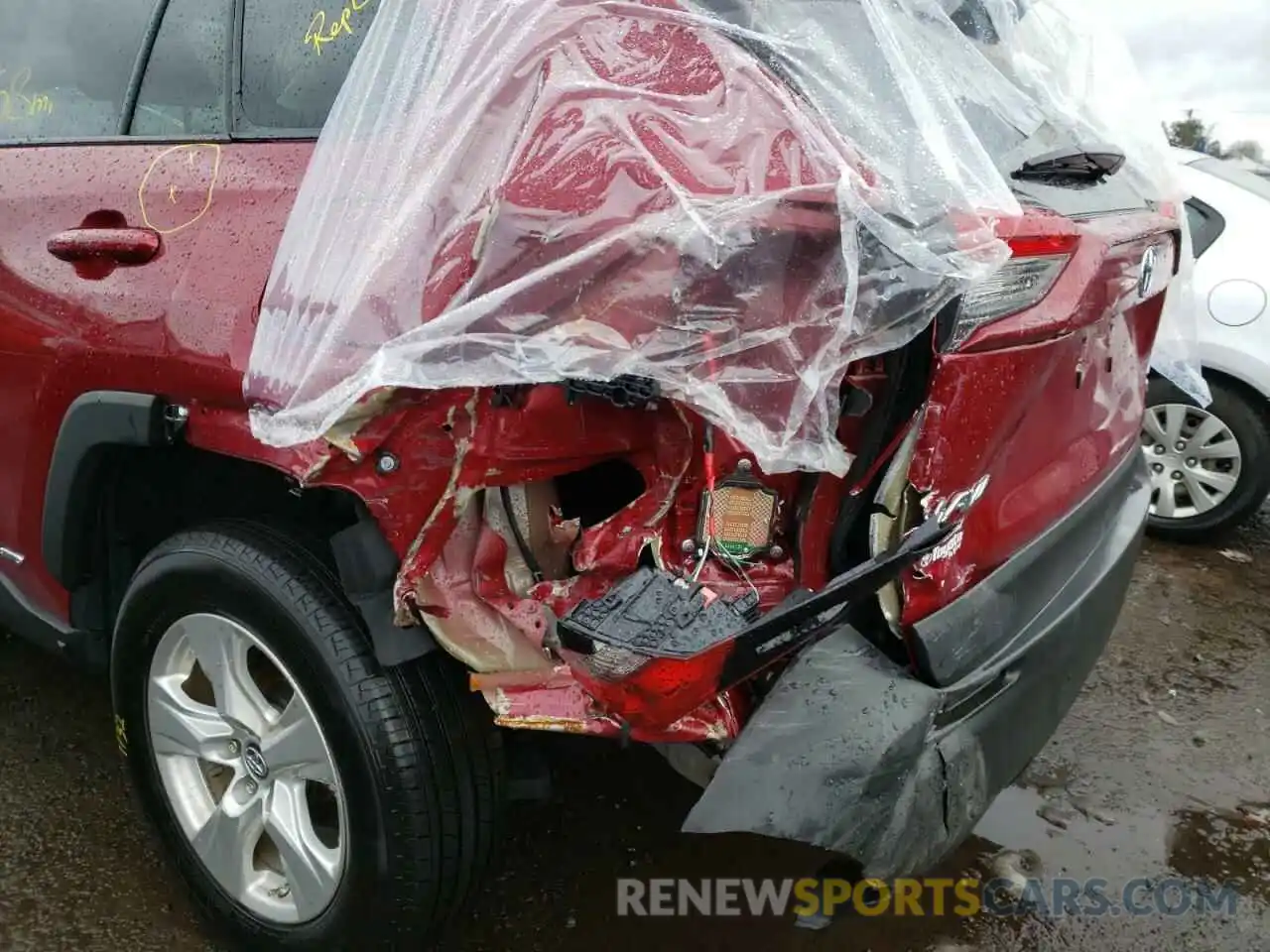 9 Photograph of a damaged car 4T3M6RFV4MU009664 TOYOTA RAV4 2021