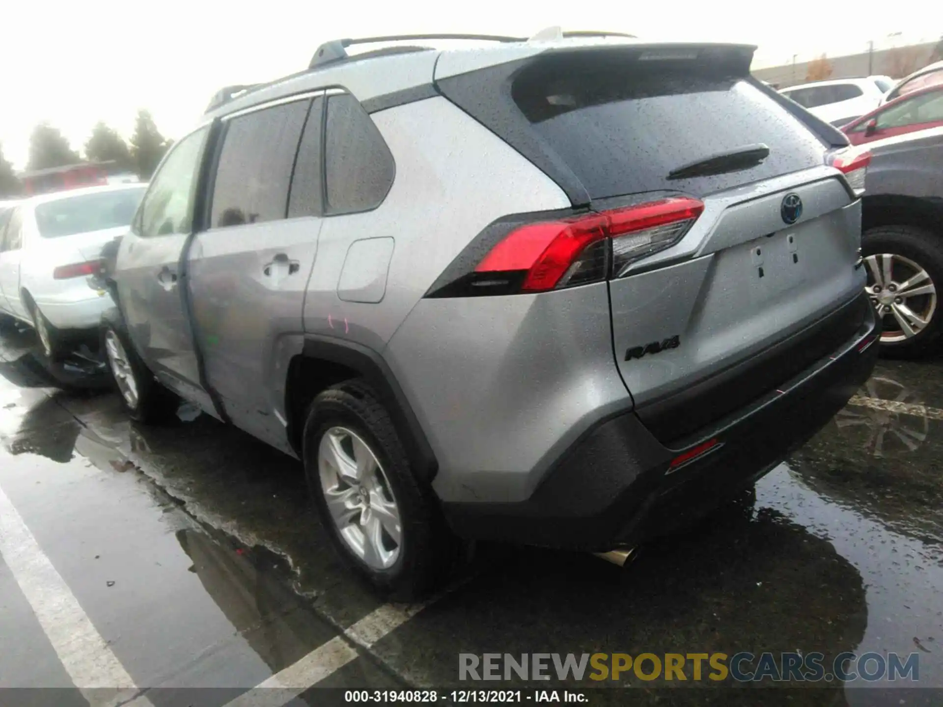 3 Photograph of a damaged car 4T3M6RFV5MU012220 TOYOTA RAV4 2021