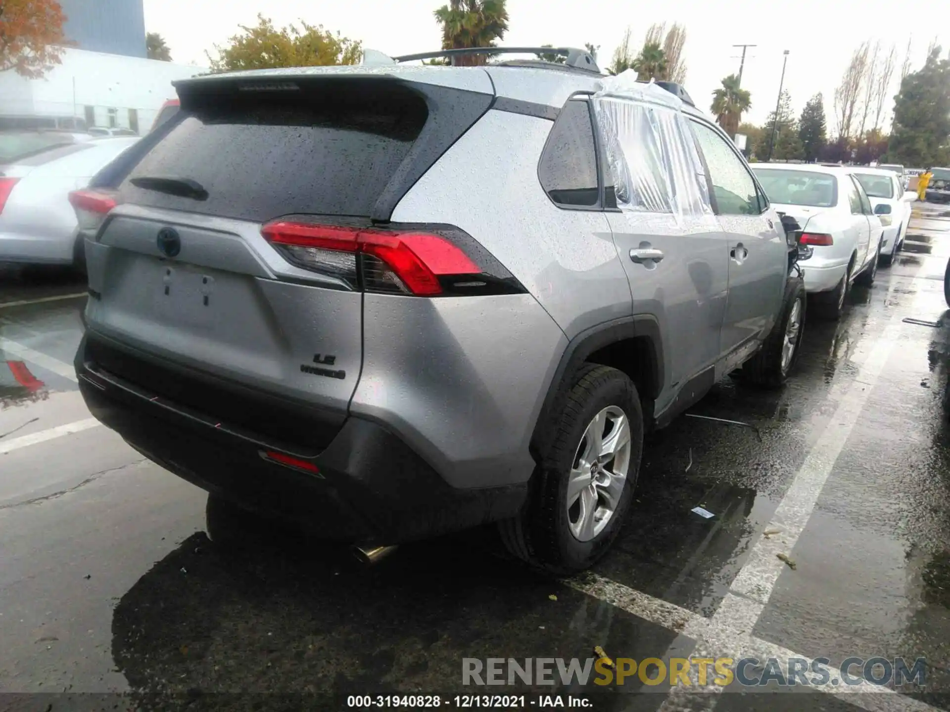 4 Photograph of a damaged car 4T3M6RFV5MU012220 TOYOTA RAV4 2021