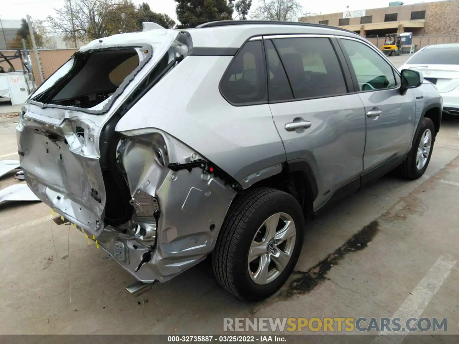 4 Photograph of a damaged car 4T3M6RFV6MU011884 TOYOTA RAV4 2021