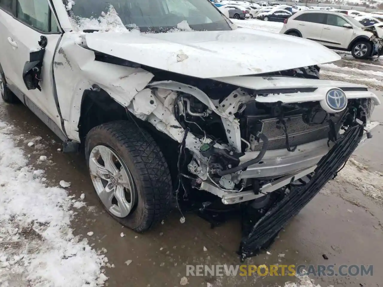 9 Photograph of a damaged car 4T3M6RFV6MU031438 TOYOTA RAV4 2021