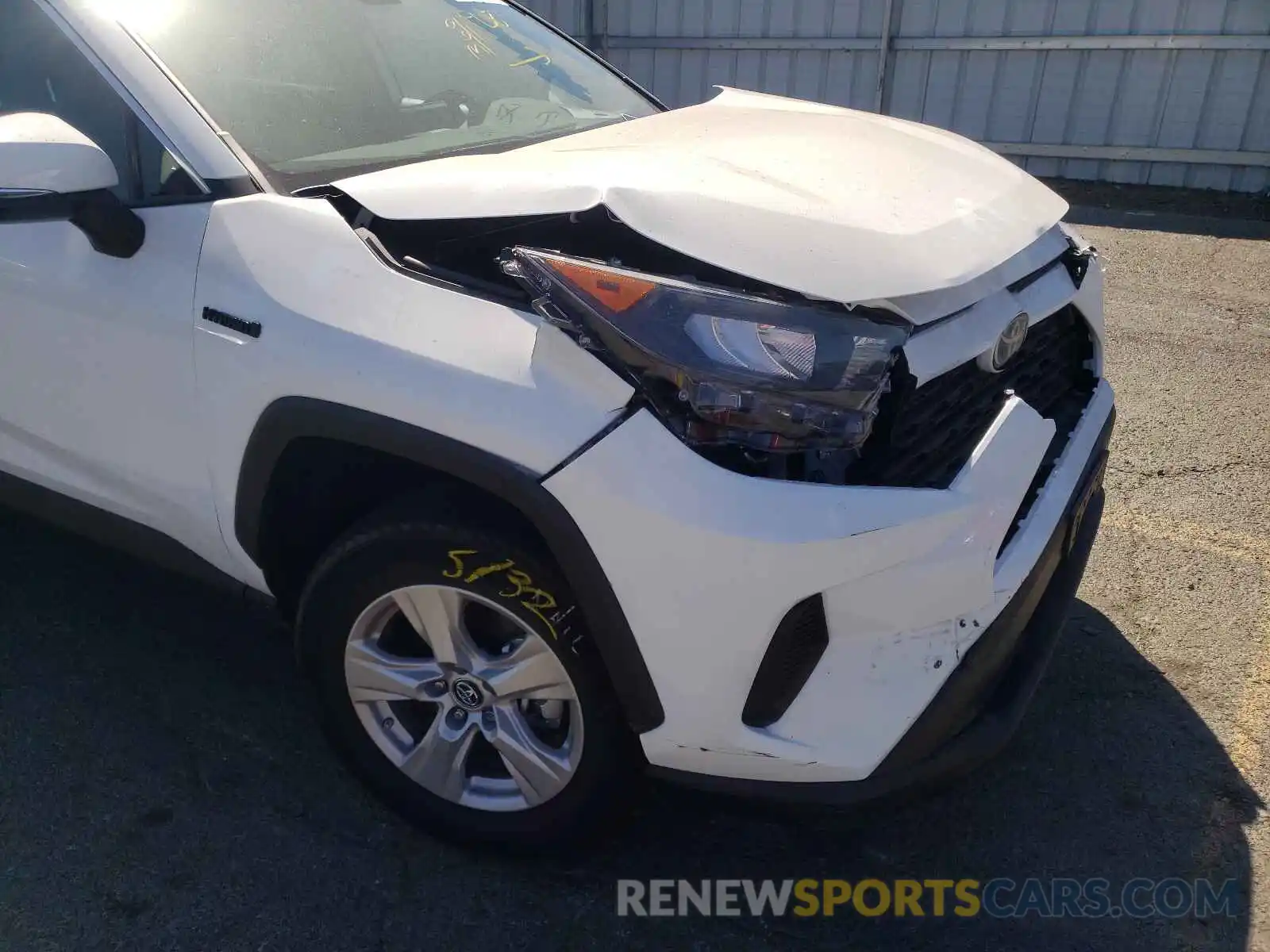 9 Photograph of a damaged car 4T3M6RFV7MU008640 TOYOTA RAV4 2021