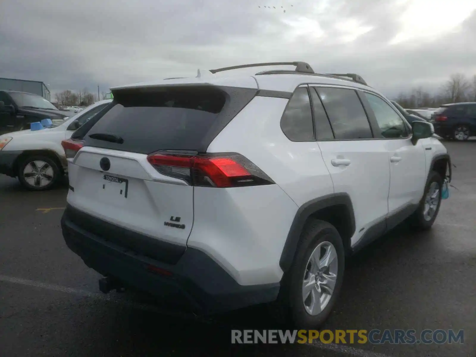 4 Photograph of a damaged car 4T3M6RFV8MU013359 TOYOTA RAV4 2021