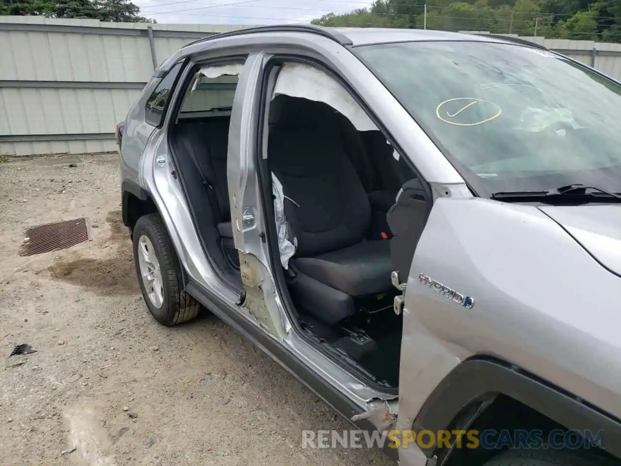 9 Photograph of a damaged car 4T3MWRFV4MU022866 TOYOTA RAV4 2021