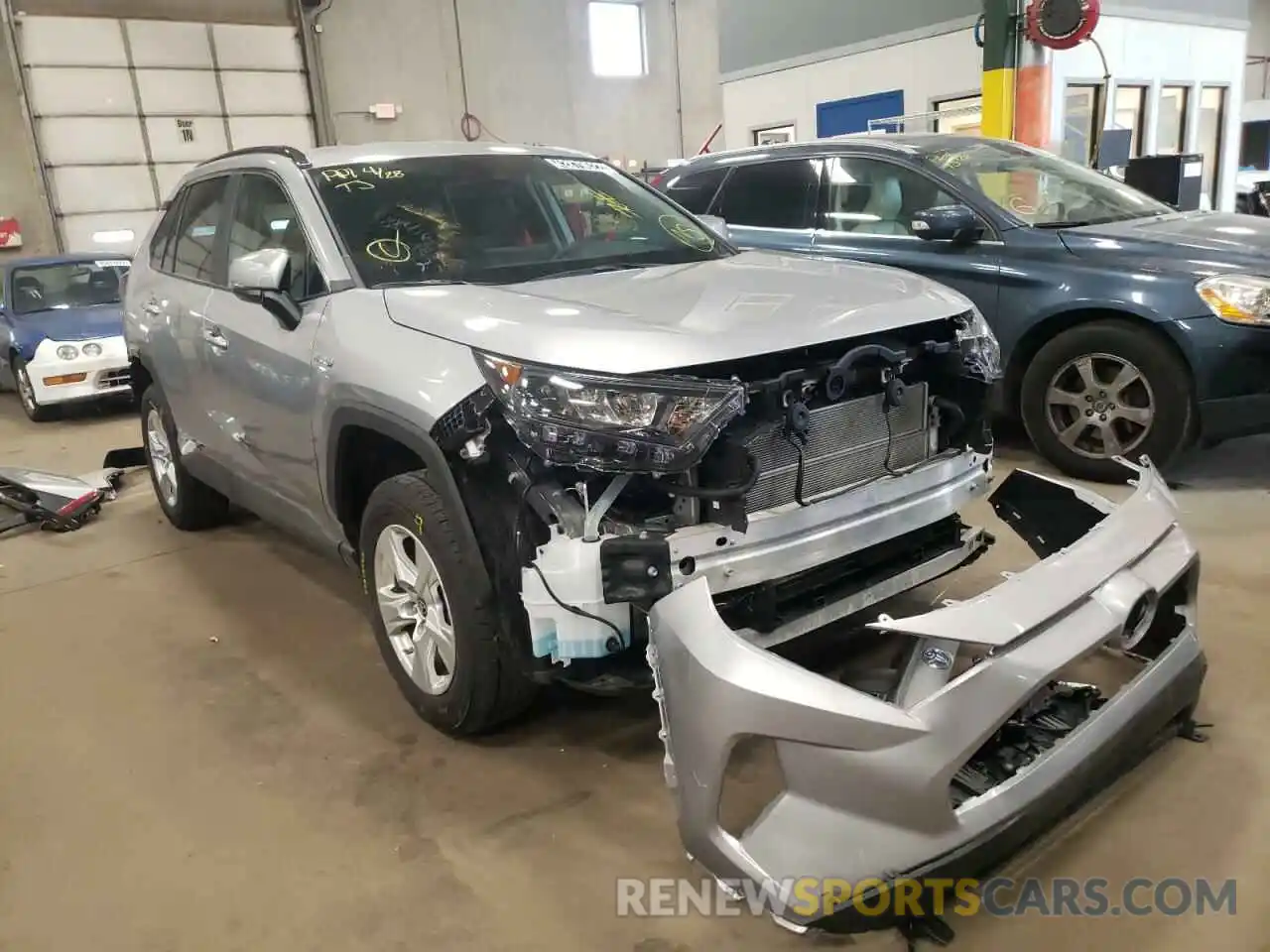 1 Photograph of a damaged car 4T3MWRFV6MU037725 TOYOTA RAV4 2021