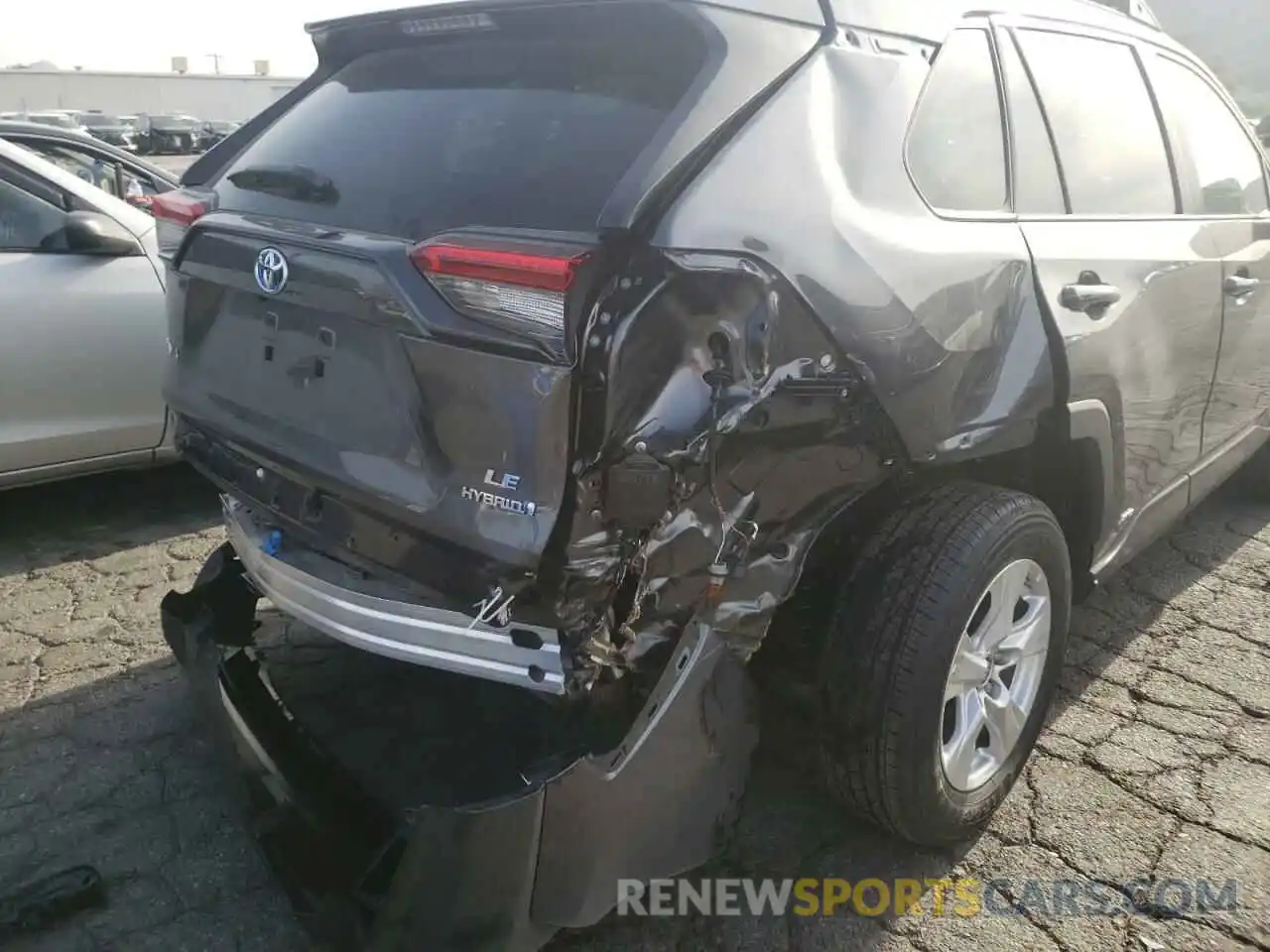 9 Photograph of a damaged car 4T3MWRFV9MU049464 TOYOTA RAV4 2021