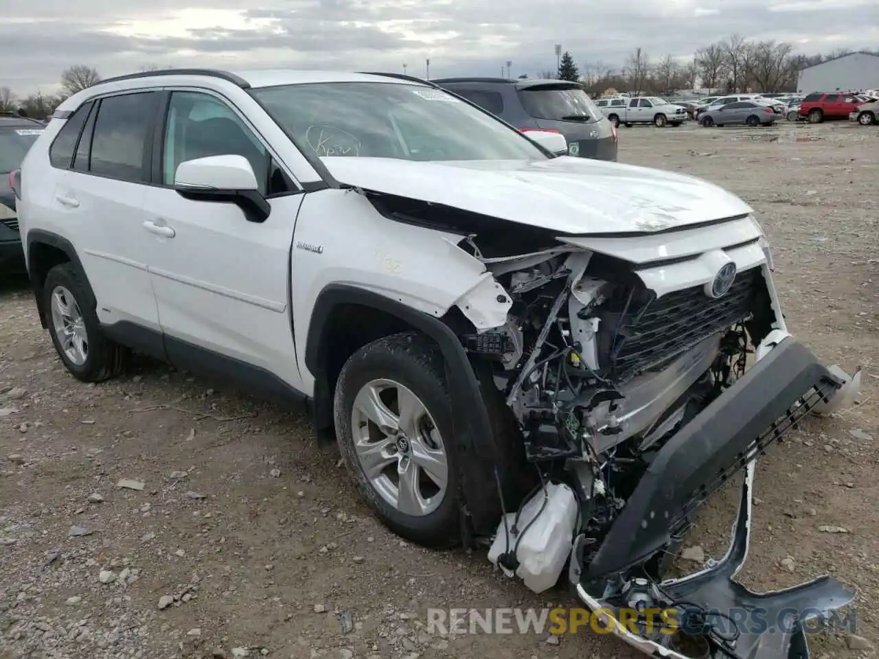 1 Photograph of a damaged car 4T3R6RFV0MU007335 TOYOTA RAV4 2021