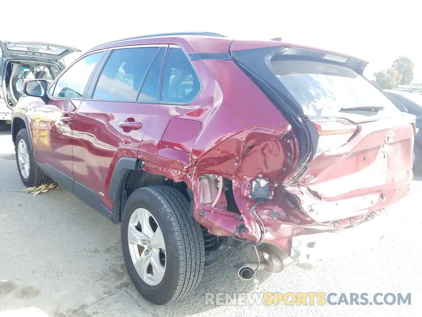 3 Photograph of a damaged car 4T3R6RFV0MU008405 TOYOTA RAV4 2021