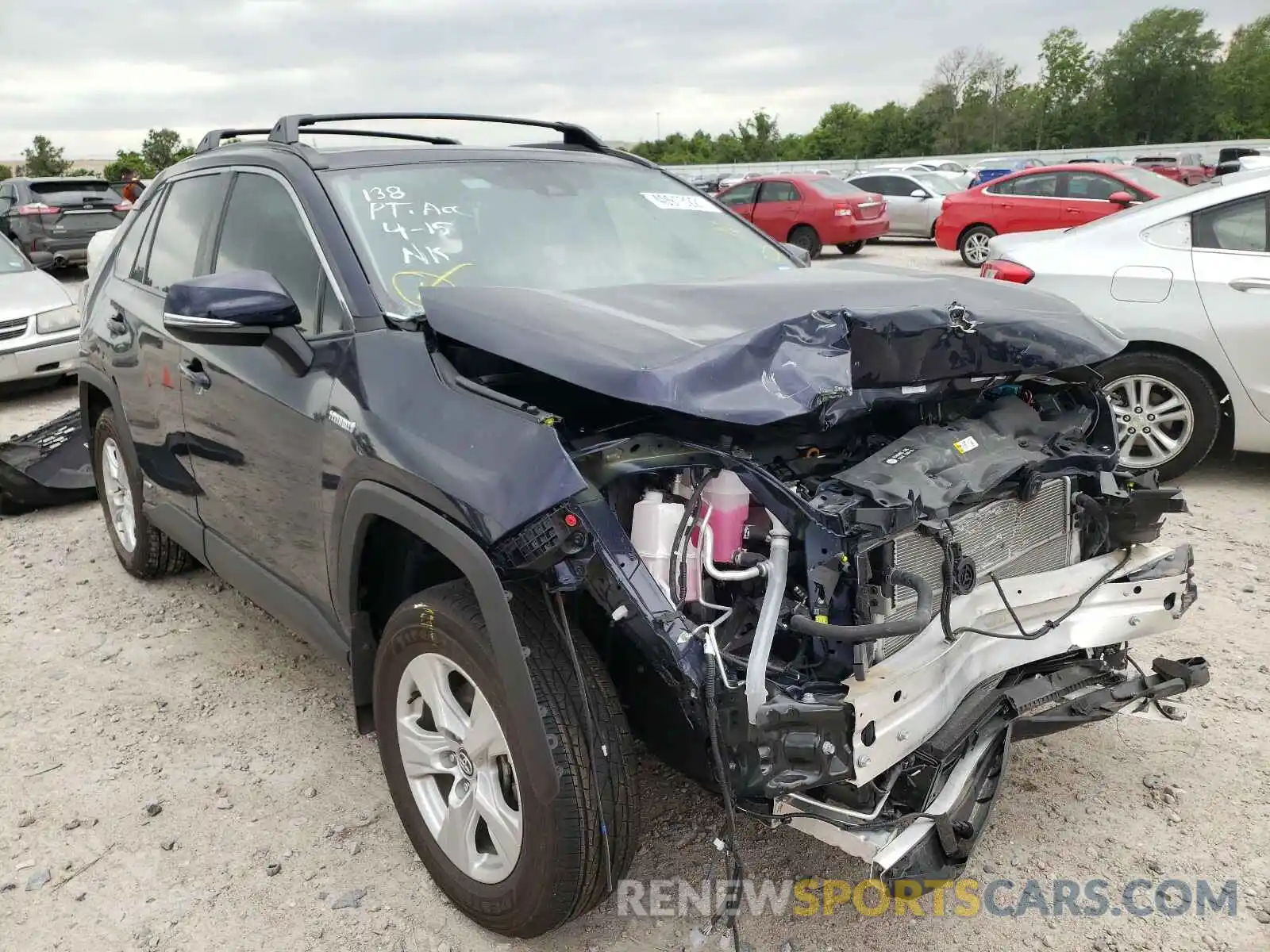 1 Photograph of a damaged car 4T3R6RFV0MU012633 TOYOTA RAV4 2021