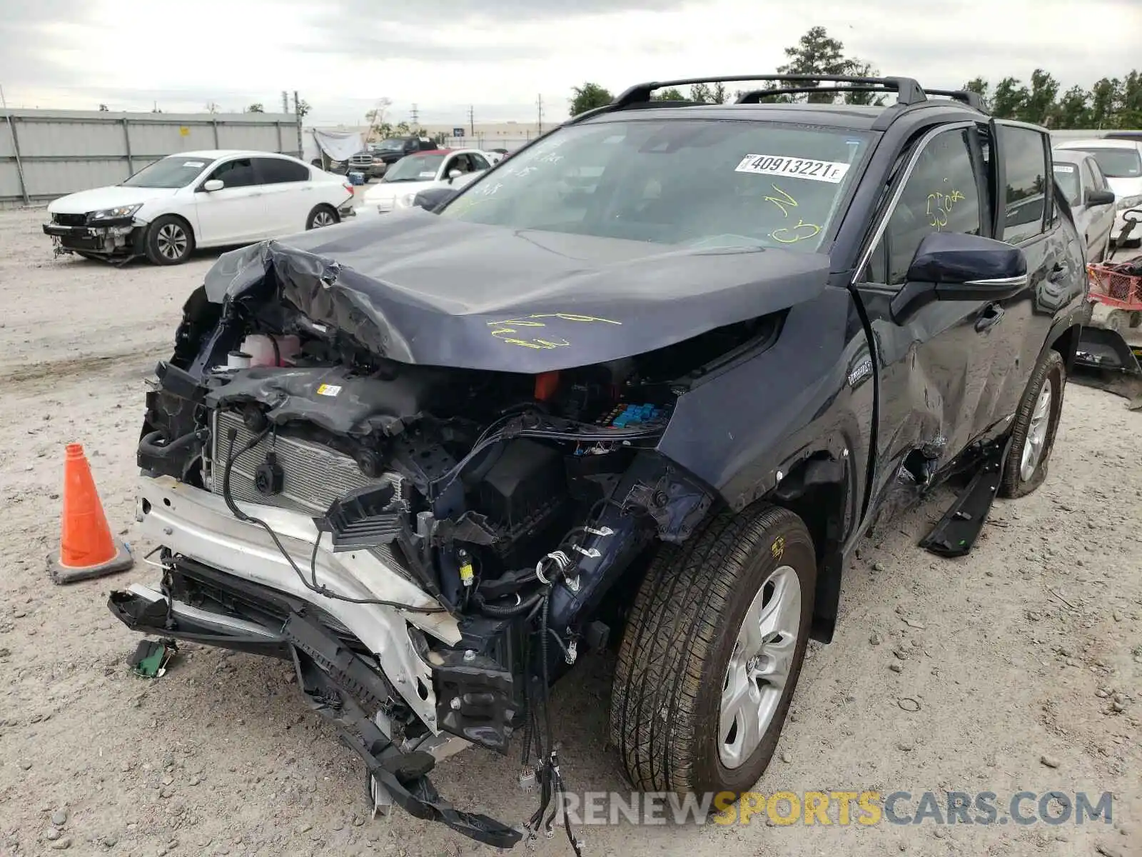 2 Photograph of a damaged car 4T3R6RFV0MU012633 TOYOTA RAV4 2021