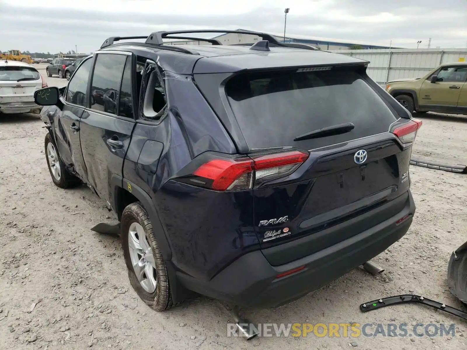 3 Photograph of a damaged car 4T3R6RFV0MU012633 TOYOTA RAV4 2021