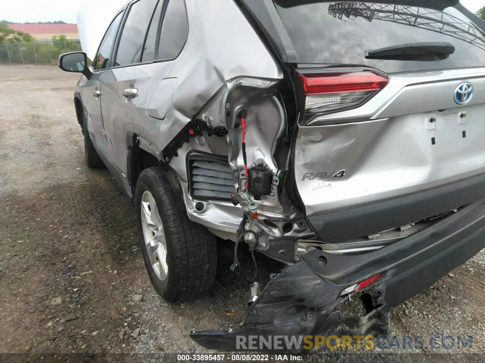 6 Photograph of a damaged car 4T3R6RFV0MU015399 TOYOTA RAV4 2021