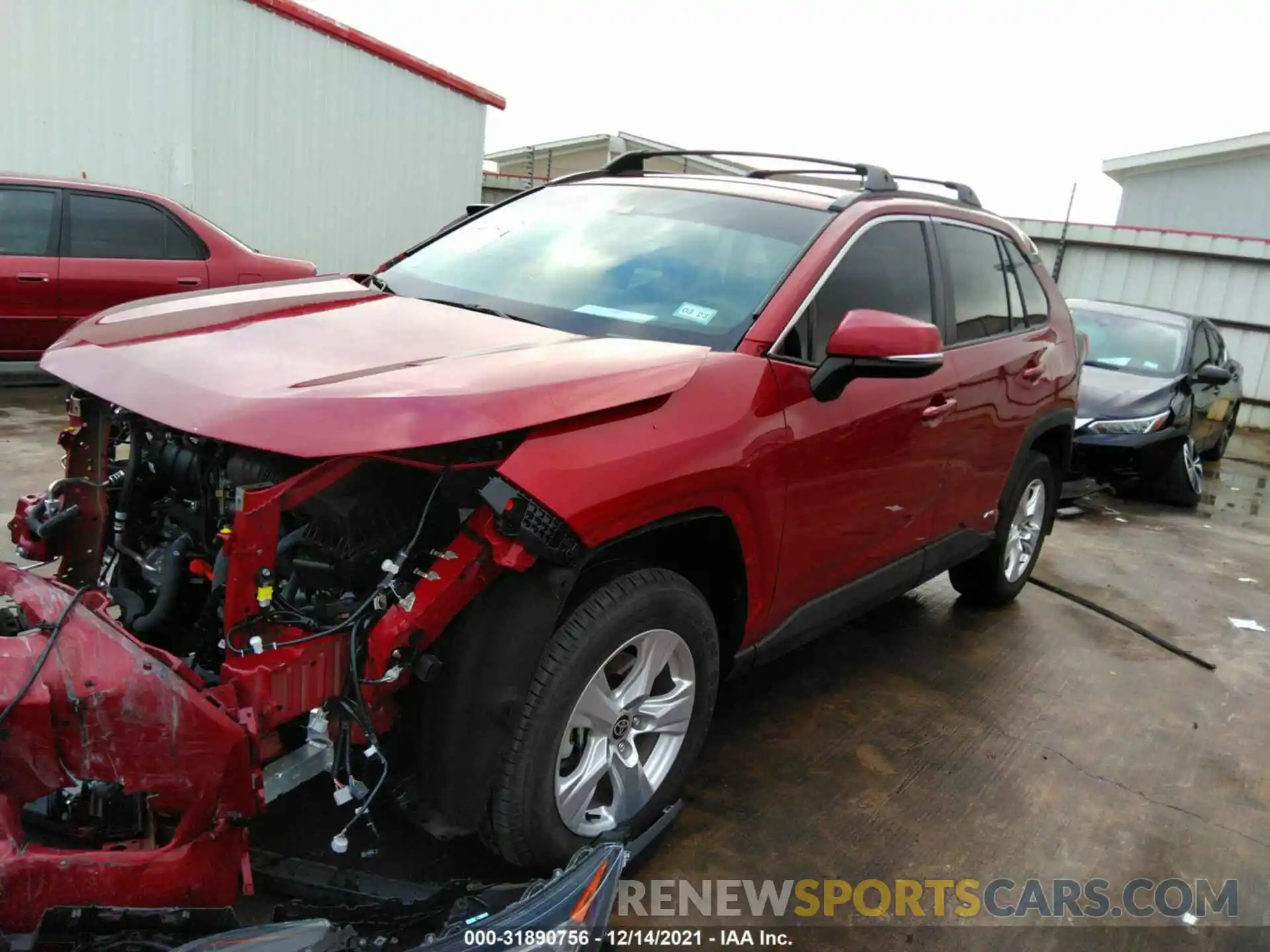 2 Photograph of a damaged car 4T3R6RFV0MU031313 TOYOTA RAV4 2021