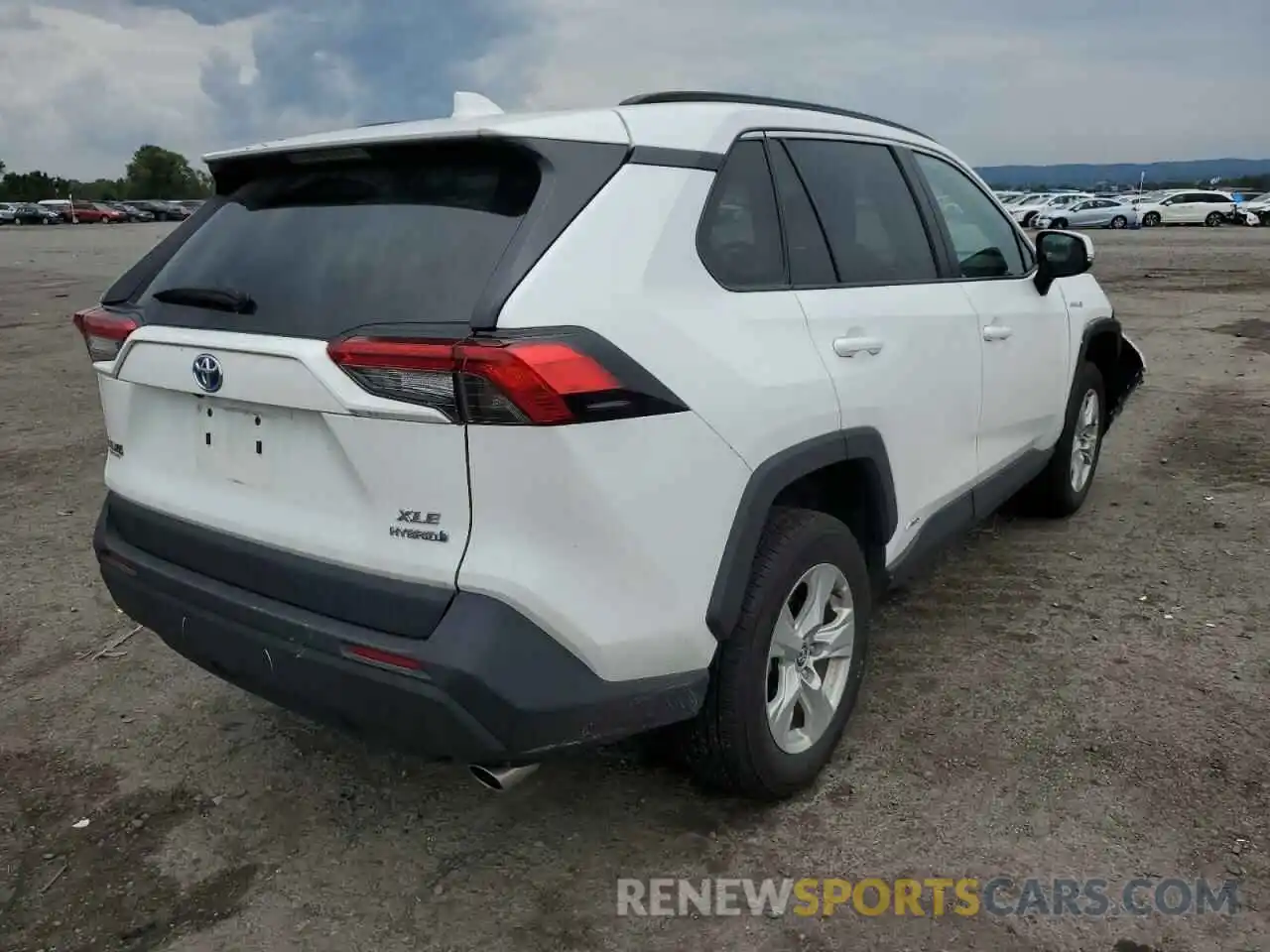 4 Photograph of a damaged car 4T3R6RFV1MU012205 TOYOTA RAV4 2021