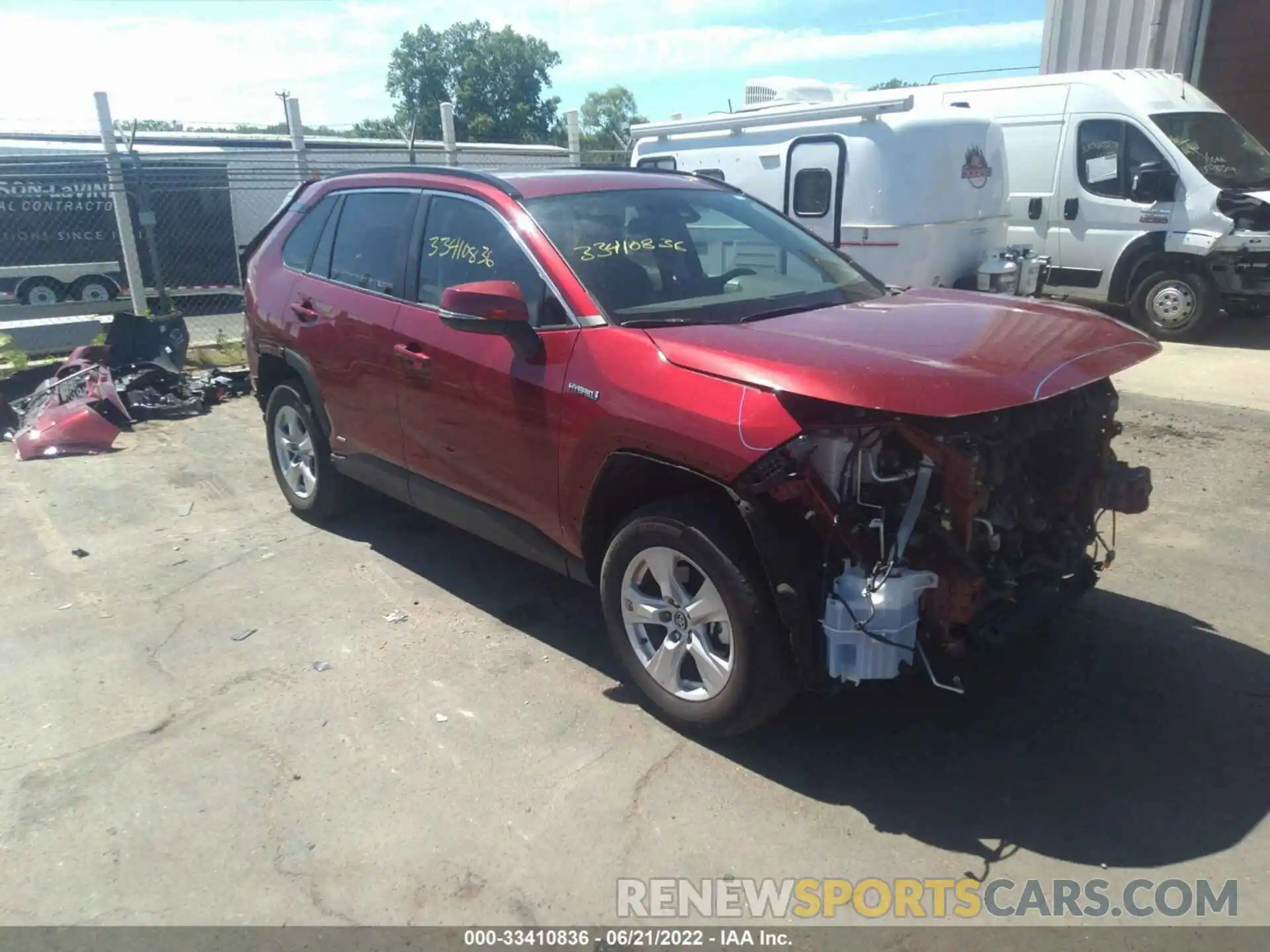 1 Photograph of a damaged car 4T3R6RFV1MU013936 TOYOTA RAV4 2021