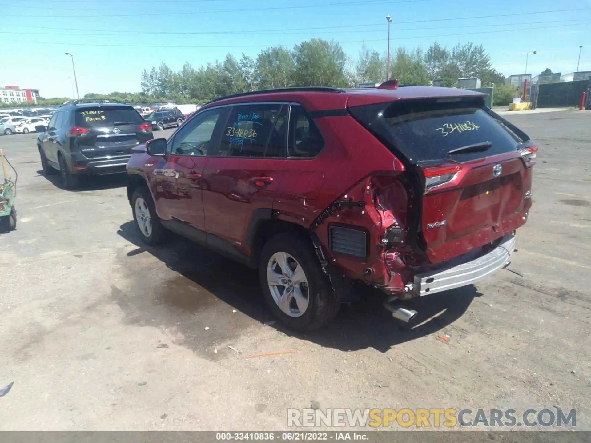 3 Photograph of a damaged car 4T3R6RFV1MU013936 TOYOTA RAV4 2021