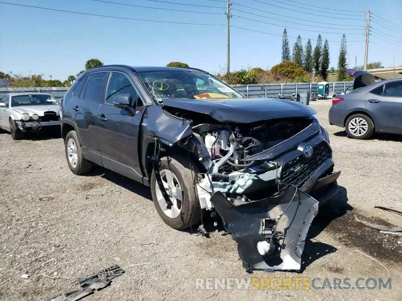 1 Photograph of a damaged car 4T3R6RFV1MU028792 TOYOTA RAV4 2021