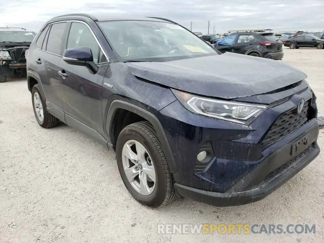 1 Photograph of a damaged car 4T3R6RFV1MU030249 TOYOTA RAV4 2021