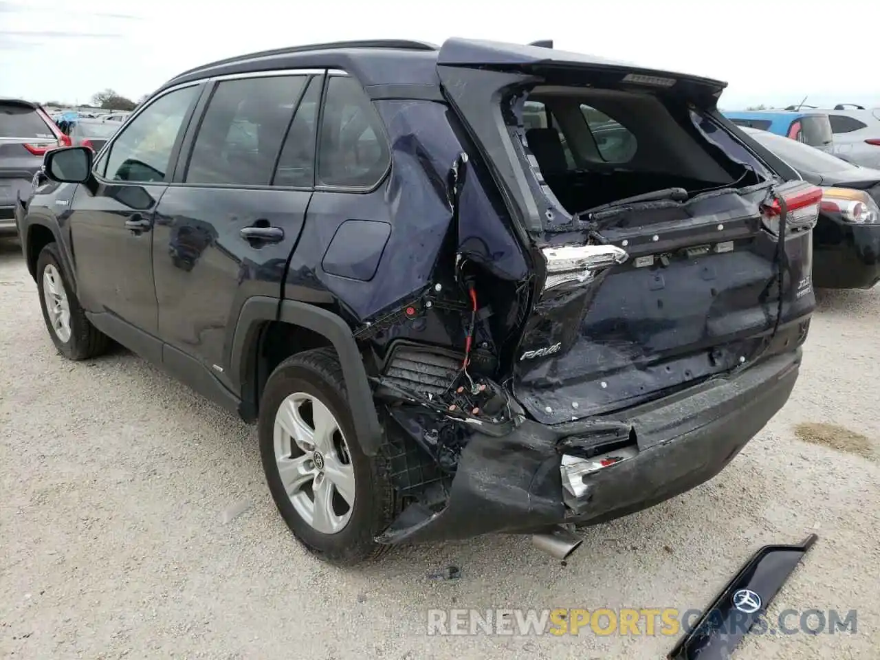 3 Photograph of a damaged car 4T3R6RFV1MU030249 TOYOTA RAV4 2021