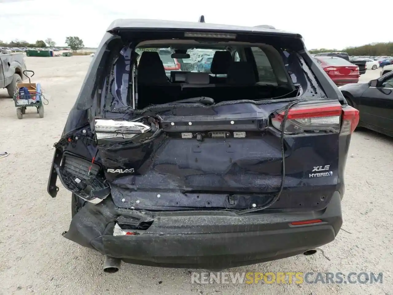 9 Photograph of a damaged car 4T3R6RFV1MU030249 TOYOTA RAV4 2021