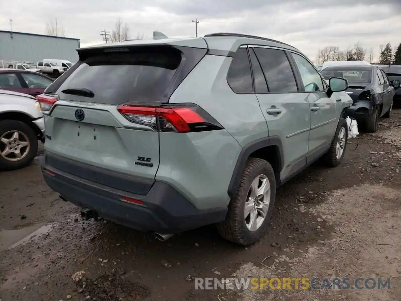 4 Photograph of a damaged car 4T3R6RFV2MU014769 TOYOTA RAV4 2021