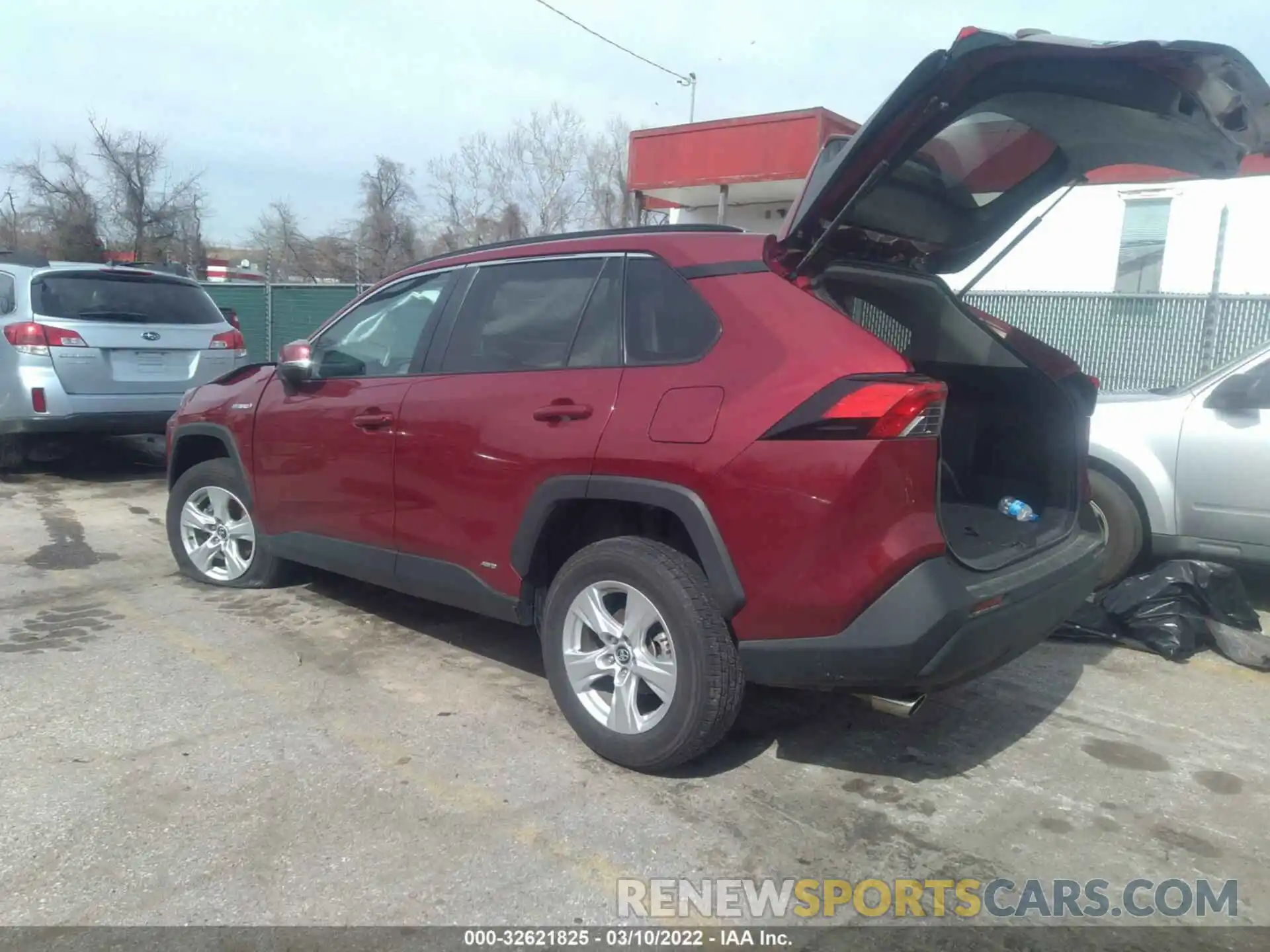 3 Photograph of a damaged car 4T3R6RFV2MU019518 TOYOTA RAV4 2021