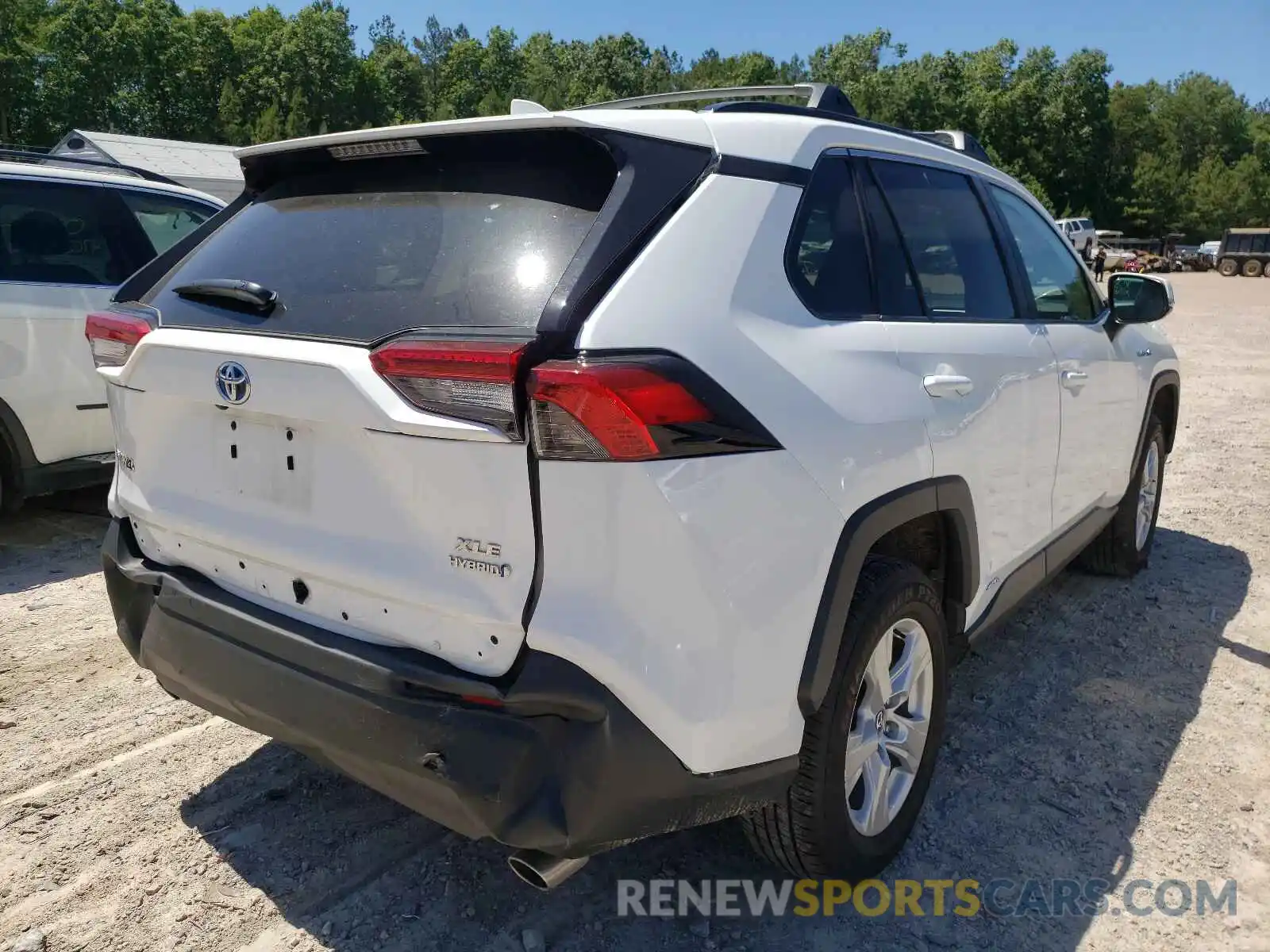 4 Photograph of a damaged car 4T3R6RFV2MU020880 TOYOTA RAV4 2021