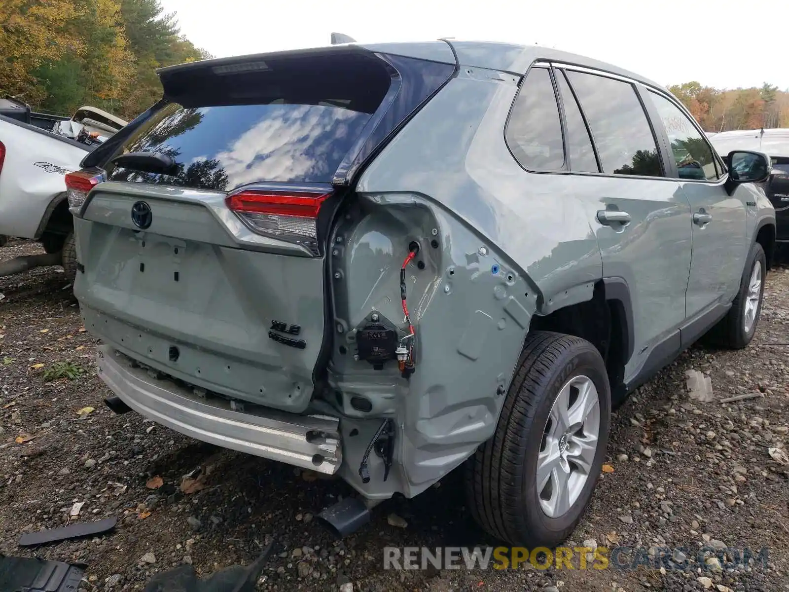 4 Photograph of a damaged car 4T3R6RFV2MU021253 TOYOTA RAV4 2021