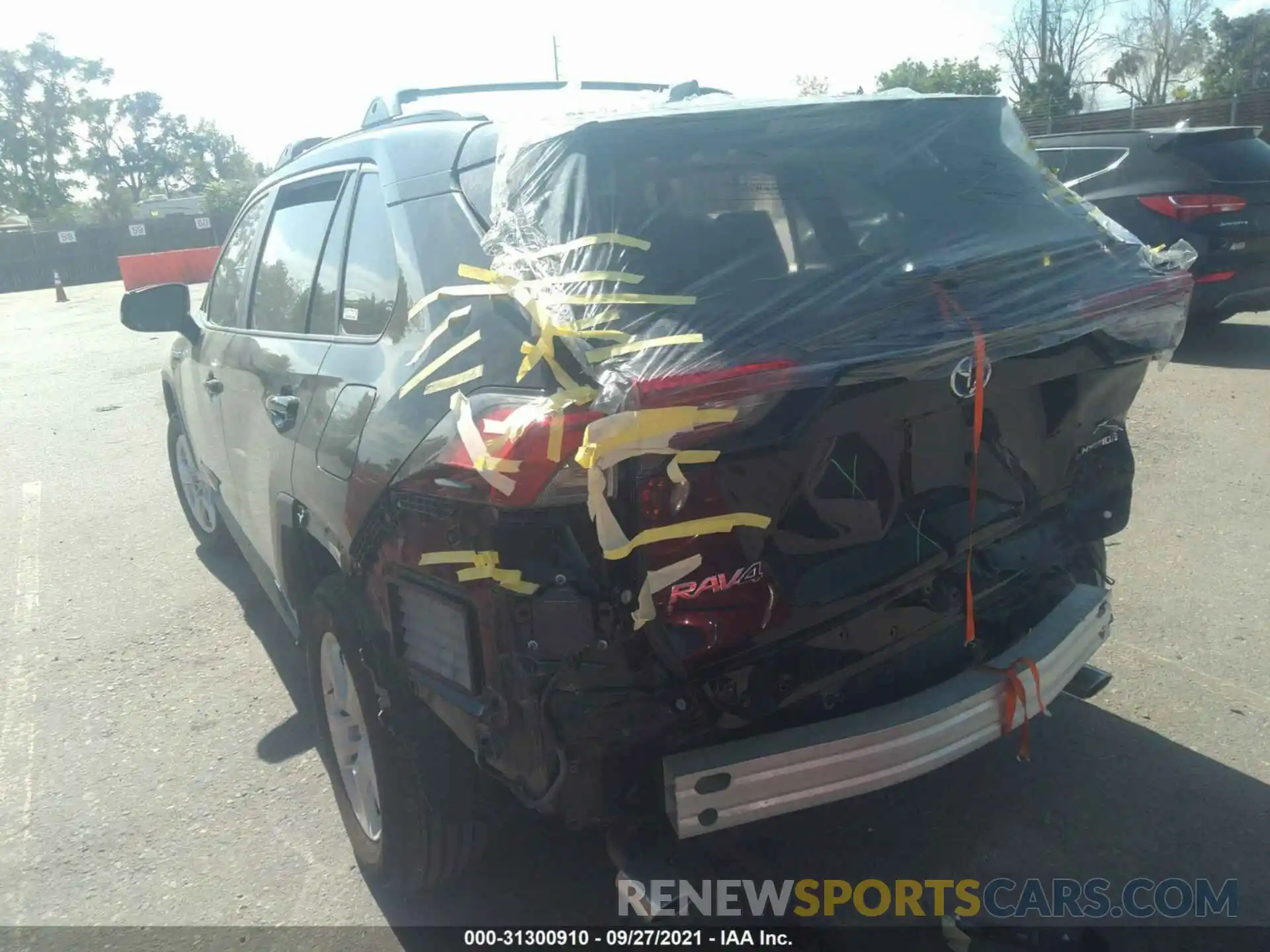 3 Photograph of a damaged car 4T3R6RFV2MU026033 TOYOTA RAV4 2021