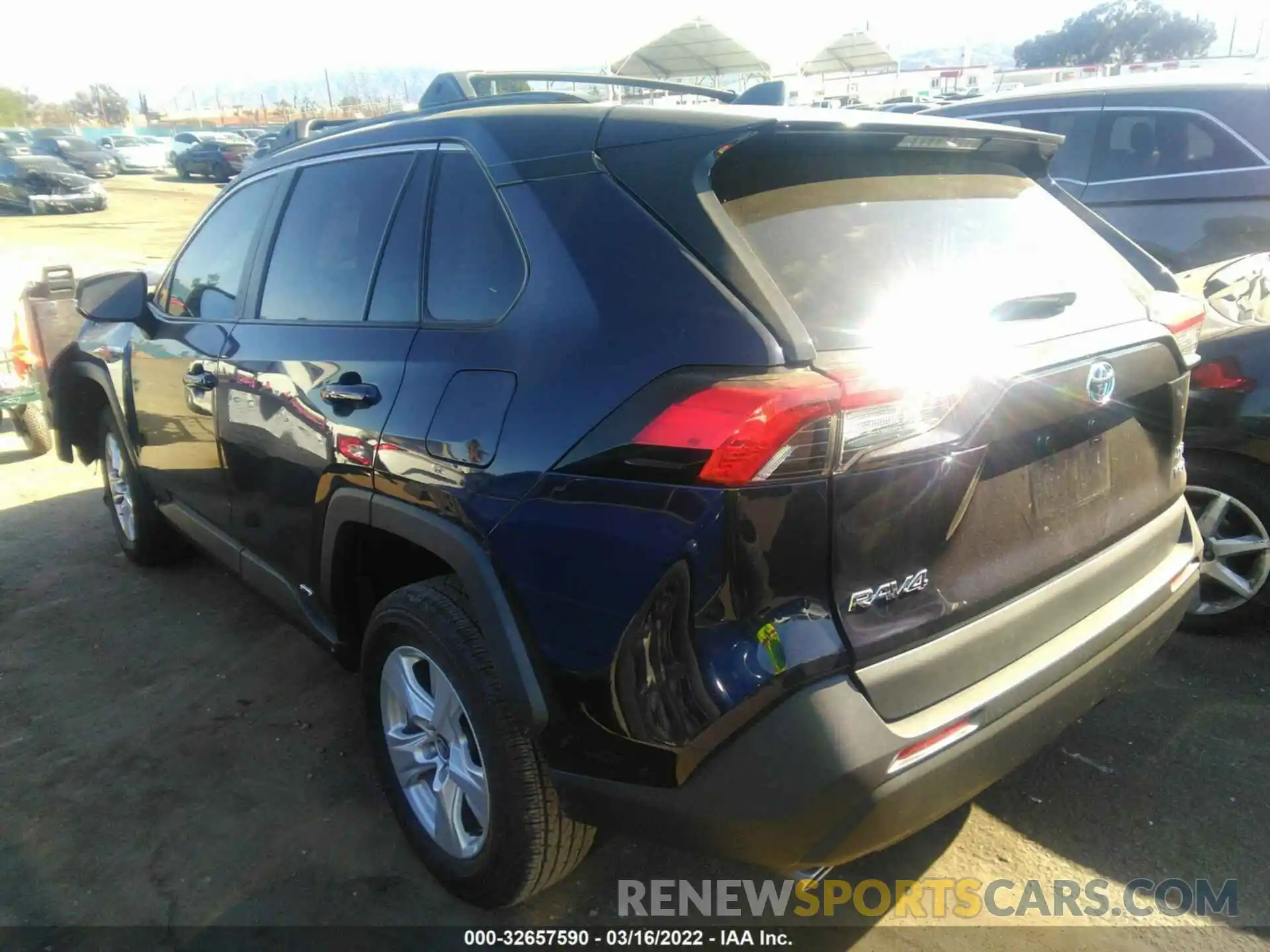 3 Photograph of a damaged car 4T3R6RFV2MU028411 TOYOTA RAV4 2021