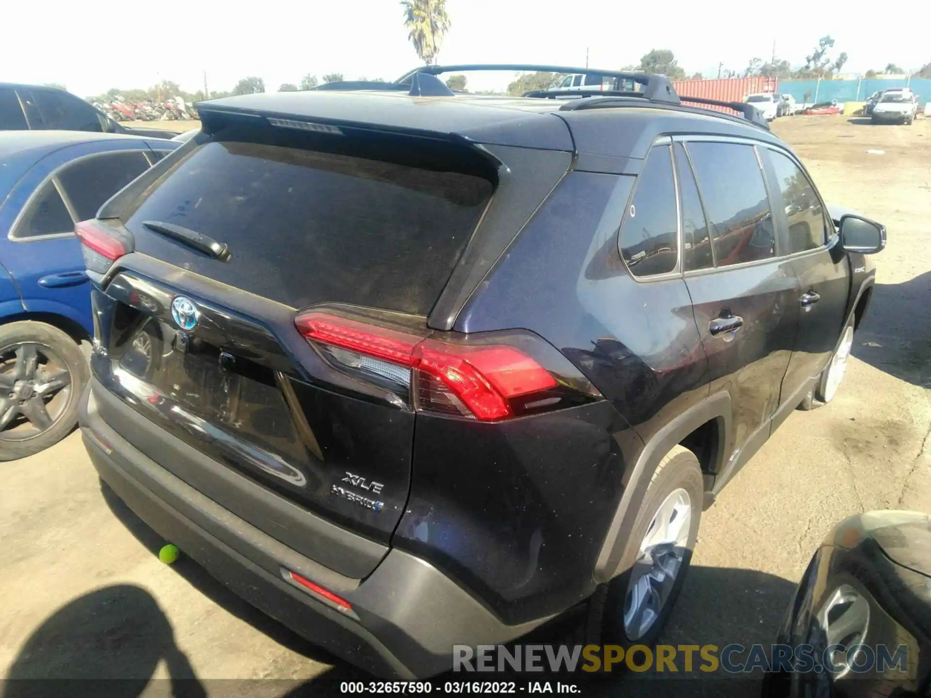 4 Photograph of a damaged car 4T3R6RFV2MU028411 TOYOTA RAV4 2021