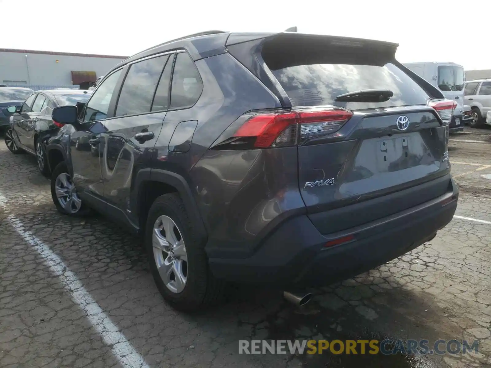 3 Photograph of a damaged car 4T3R6RFV3MU008401 TOYOTA RAV4 2021