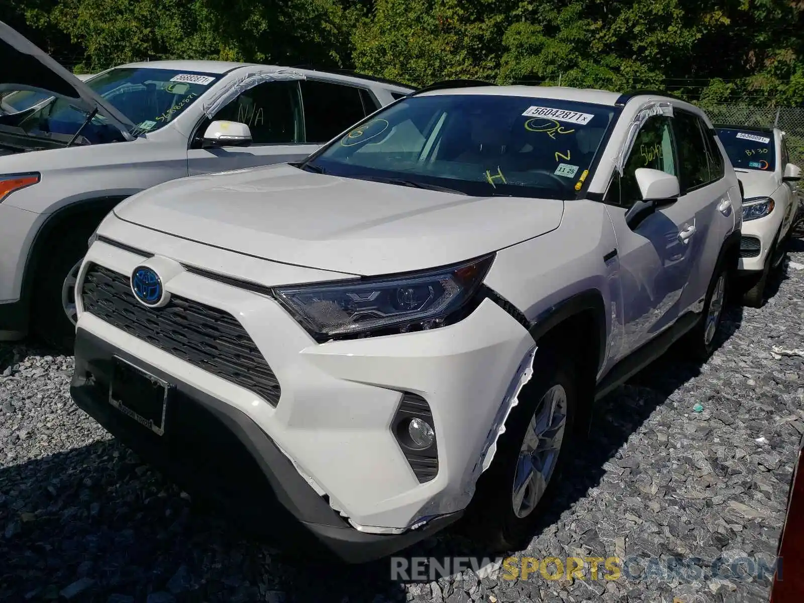 2 Photograph of a damaged car 4T3R6RFV3MU013274 TOYOTA RAV4 2021