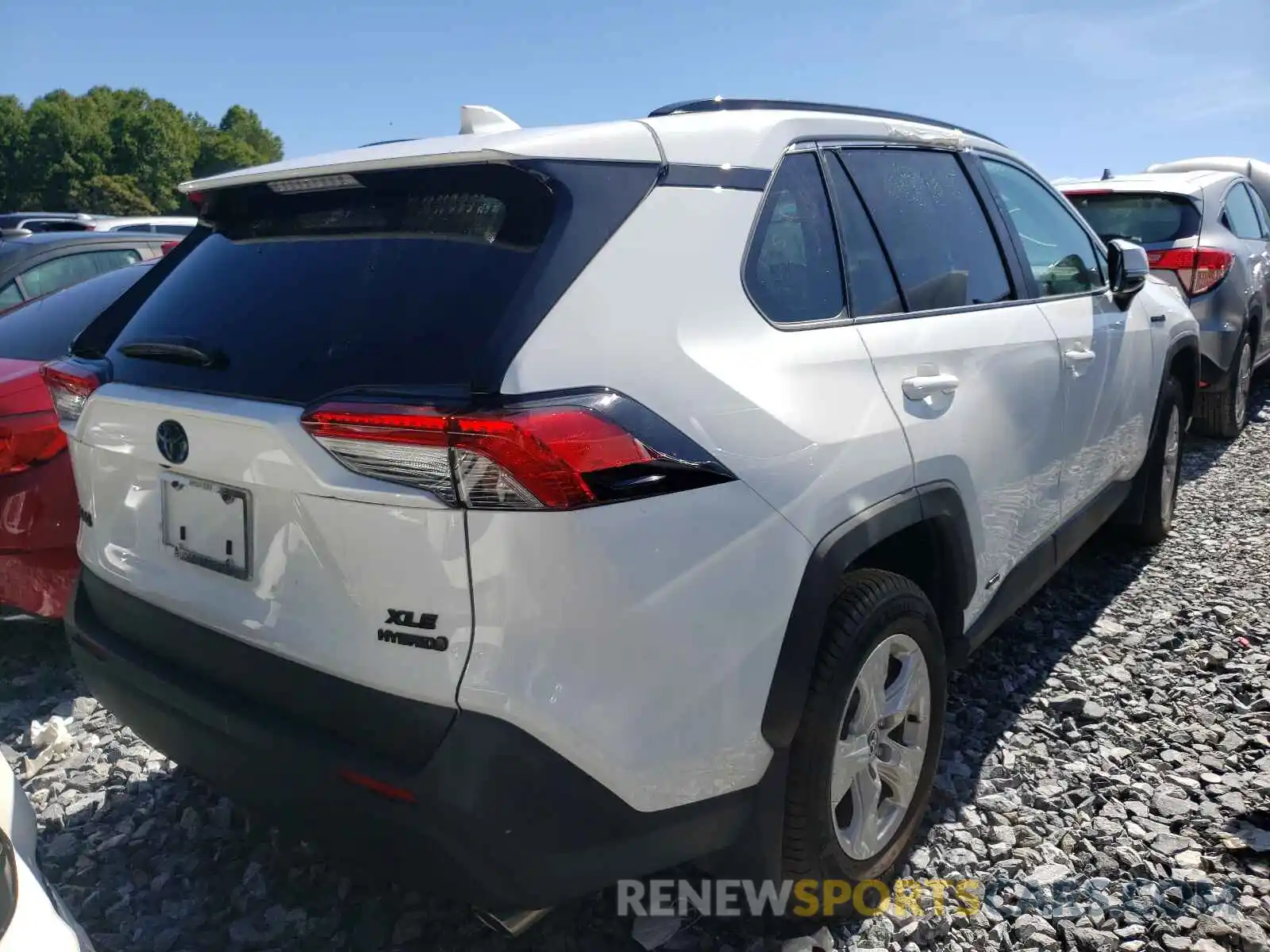 4 Photograph of a damaged car 4T3R6RFV3MU013274 TOYOTA RAV4 2021