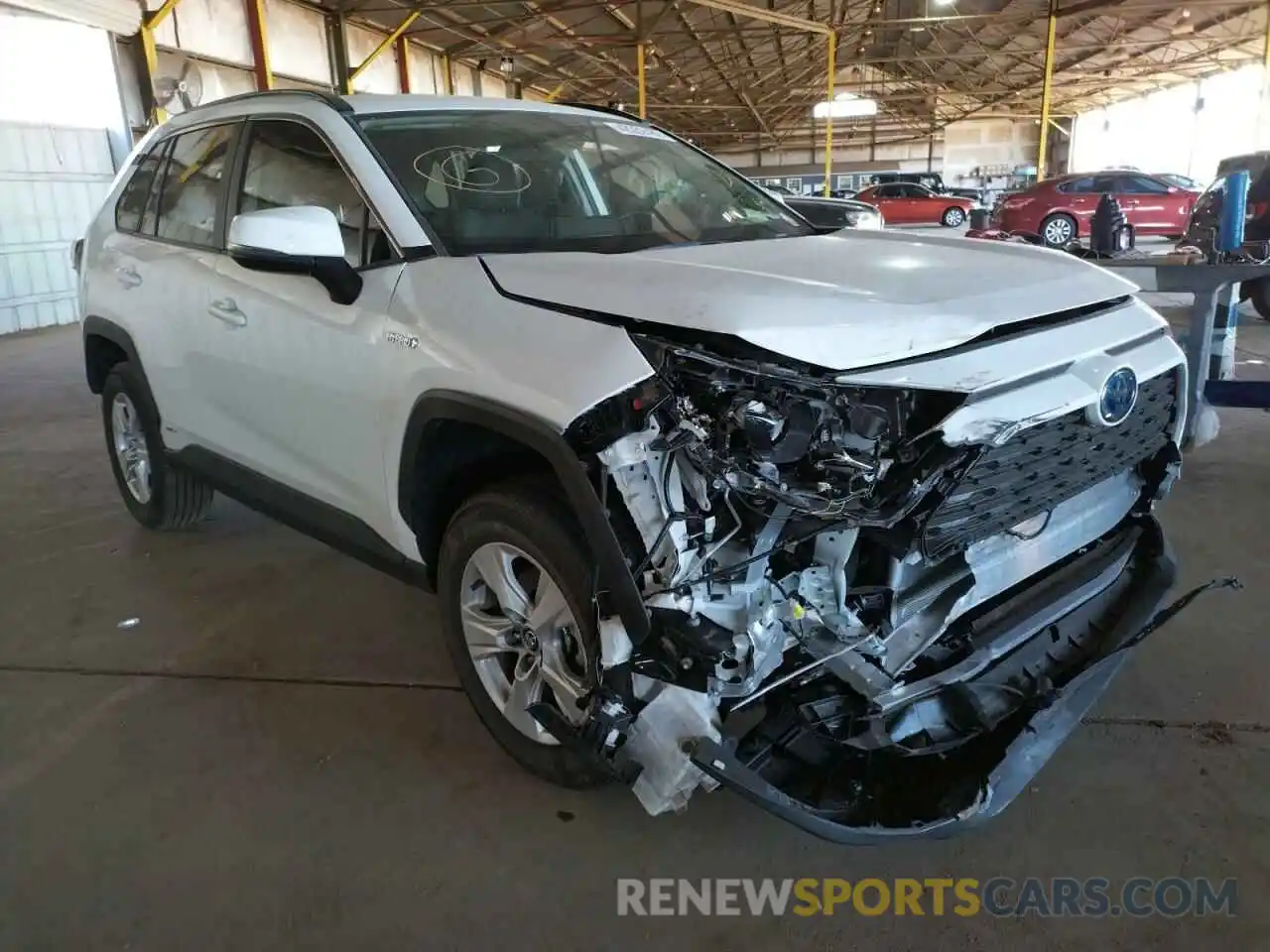 1 Photograph of a damaged car 4T3R6RFV3MU013839 TOYOTA RAV4 2021