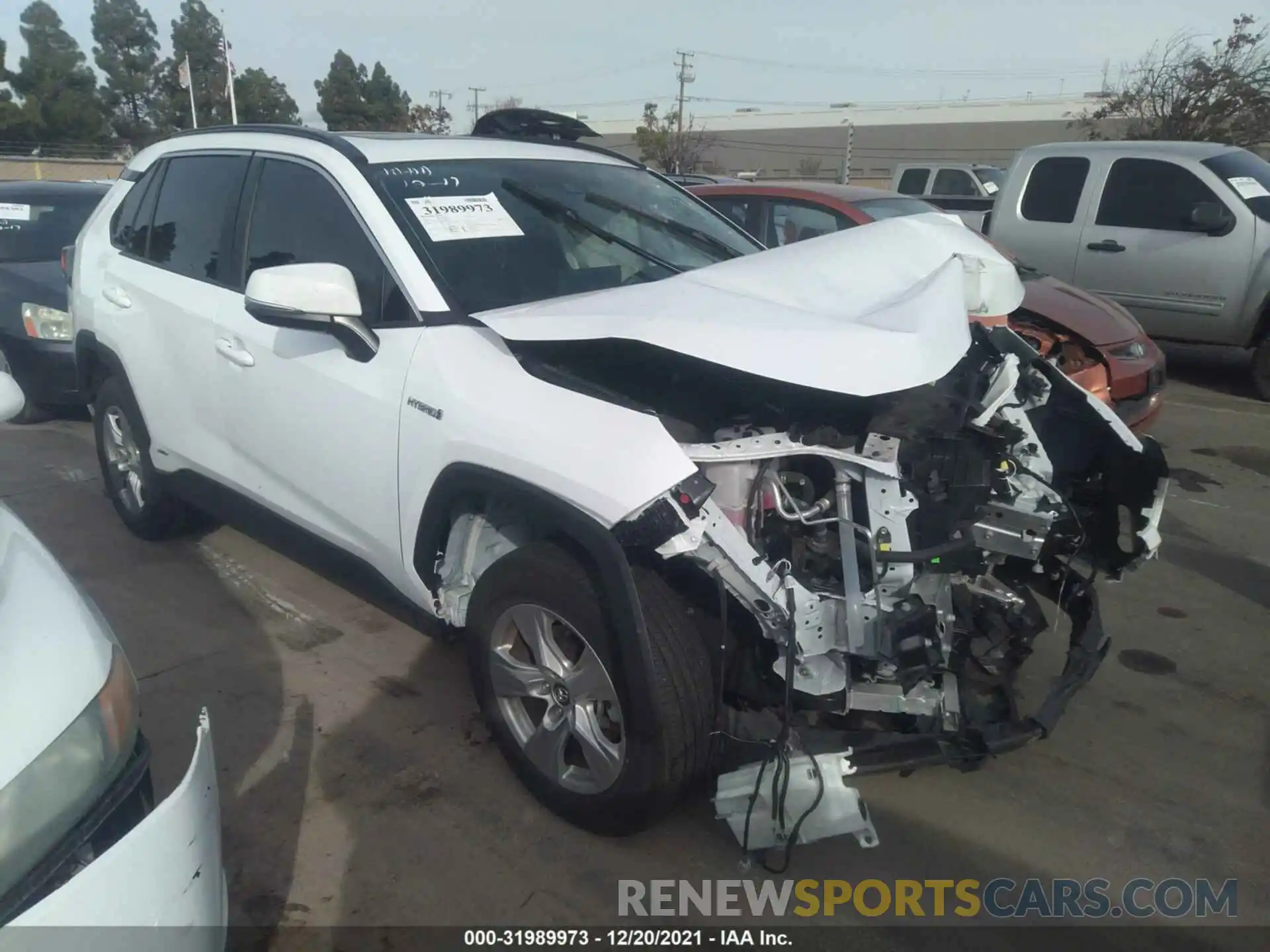 1 Photograph of a damaged car 4T3R6RFV3MU026915 TOYOTA RAV4 2021