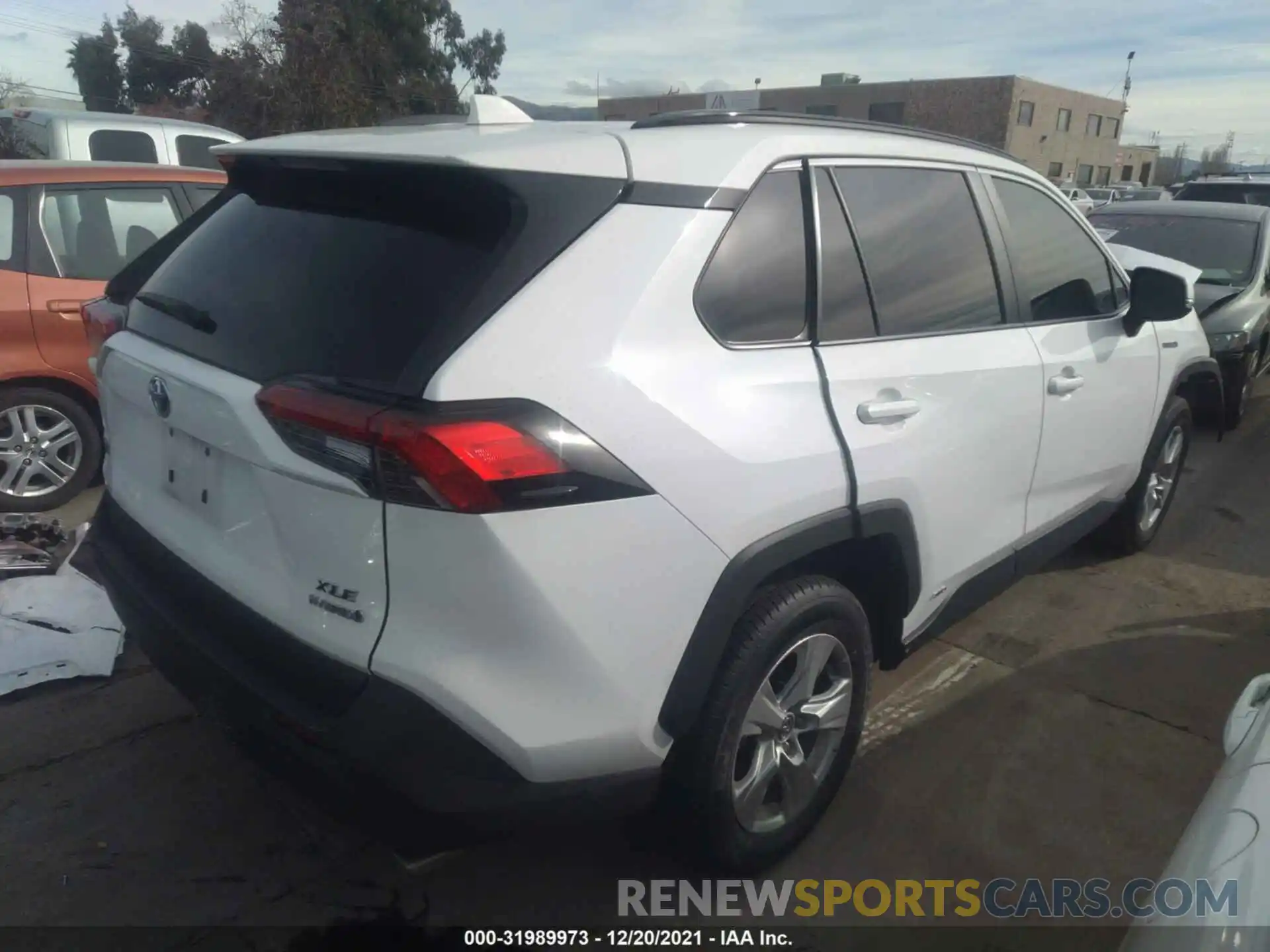 4 Photograph of a damaged car 4T3R6RFV3MU026915 TOYOTA RAV4 2021