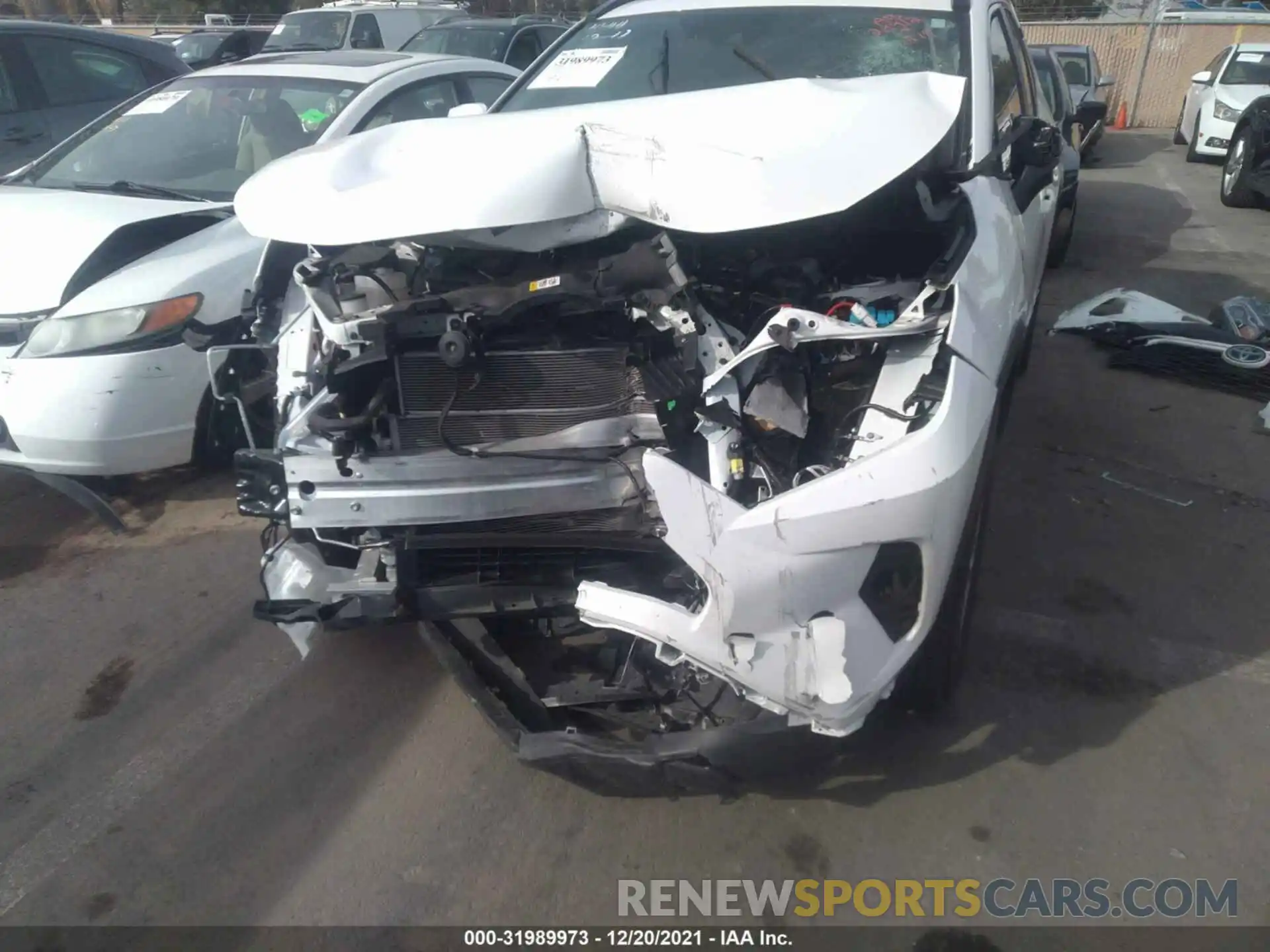 6 Photograph of a damaged car 4T3R6RFV3MU026915 TOYOTA RAV4 2021