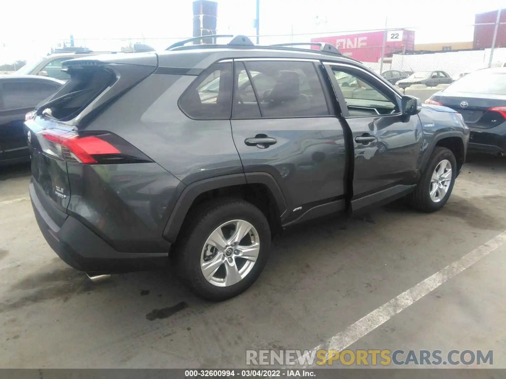 4 Photograph of a damaged car 4T3R6RFV3MU031094 TOYOTA RAV4 2021