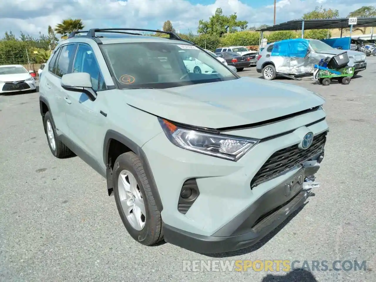 1 Photograph of a damaged car 4T3R6RFV4MU017057 TOYOTA RAV4 2021