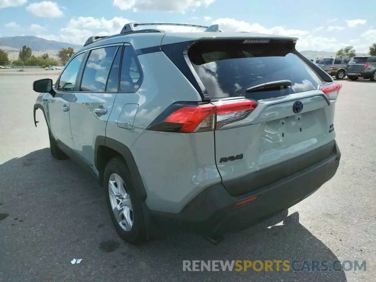 3 Photograph of a damaged car 4T3R6RFV4MU017057 TOYOTA RAV4 2021