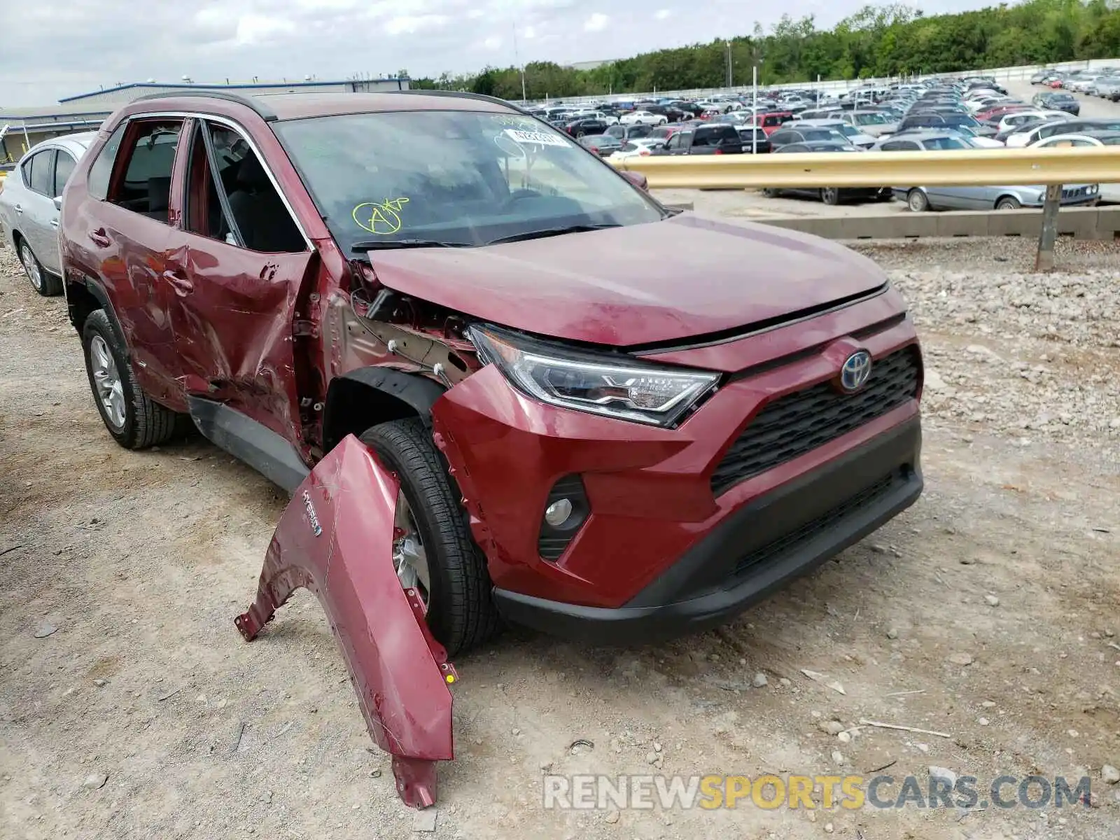 1 Photograph of a damaged car 4T3R6RFV4MU023179 TOYOTA RAV4 2021