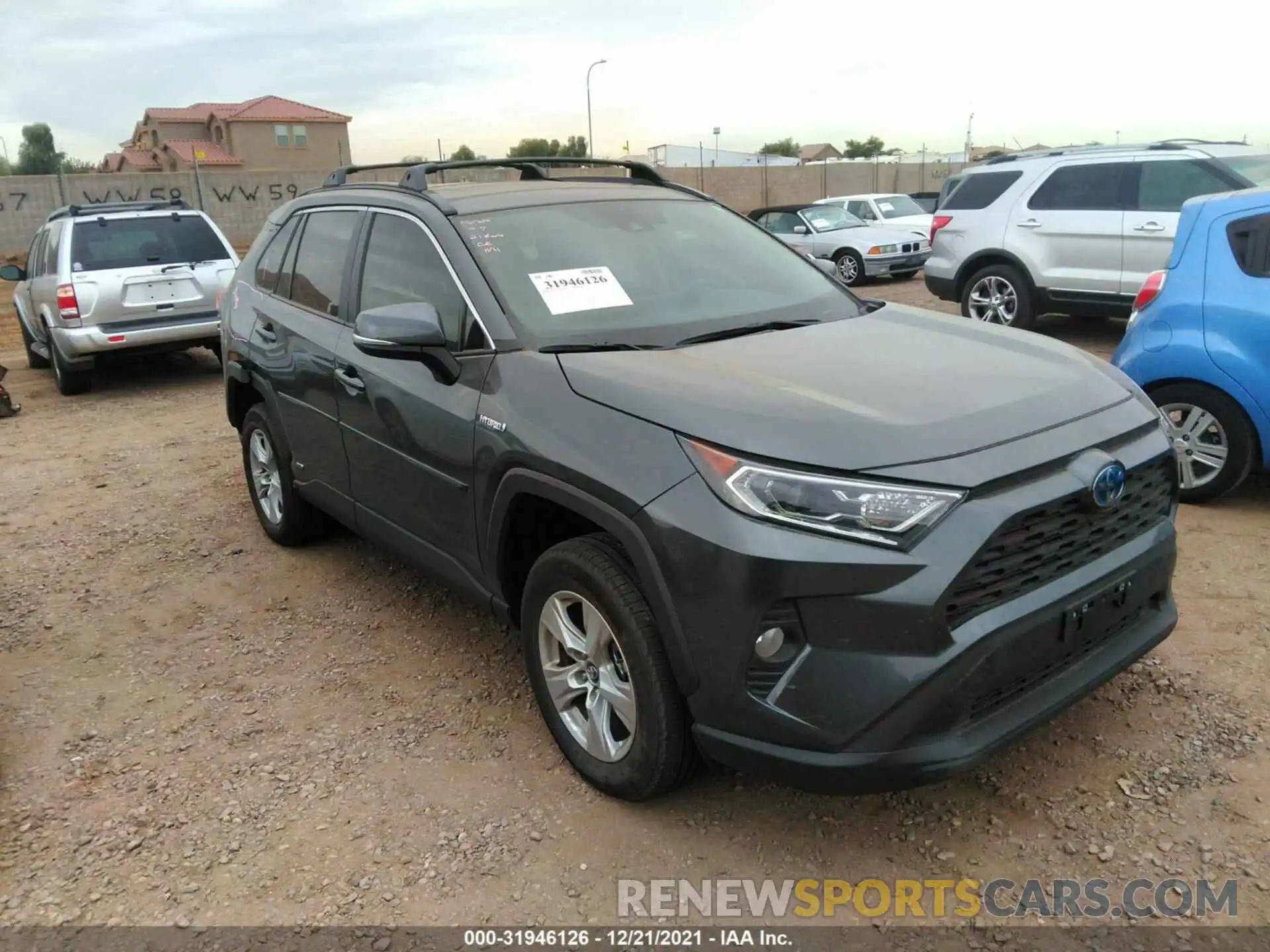 1 Photograph of a damaged car 4T3R6RFV5MU010196 TOYOTA RAV4 2021