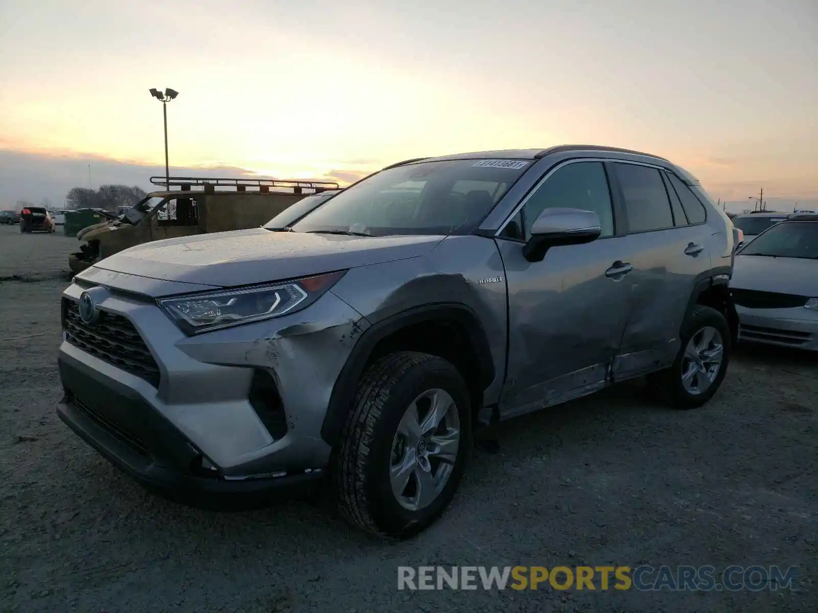 2 Photograph of a damaged car 4T3R6RFV6MU010501 TOYOTA RAV4 2021