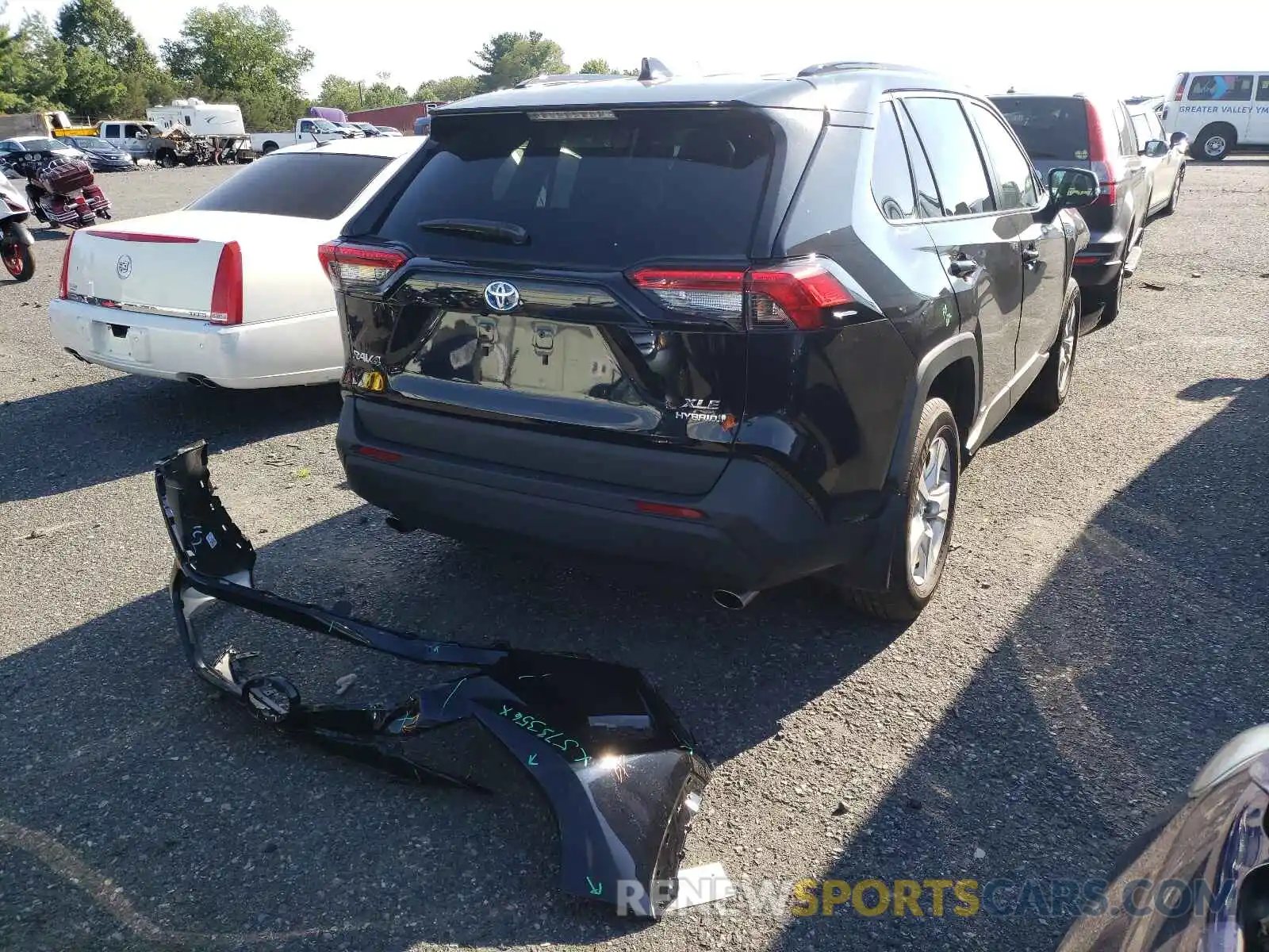 4 Photograph of a damaged car 4T3R6RFV6MU014824 TOYOTA RAV4 2021