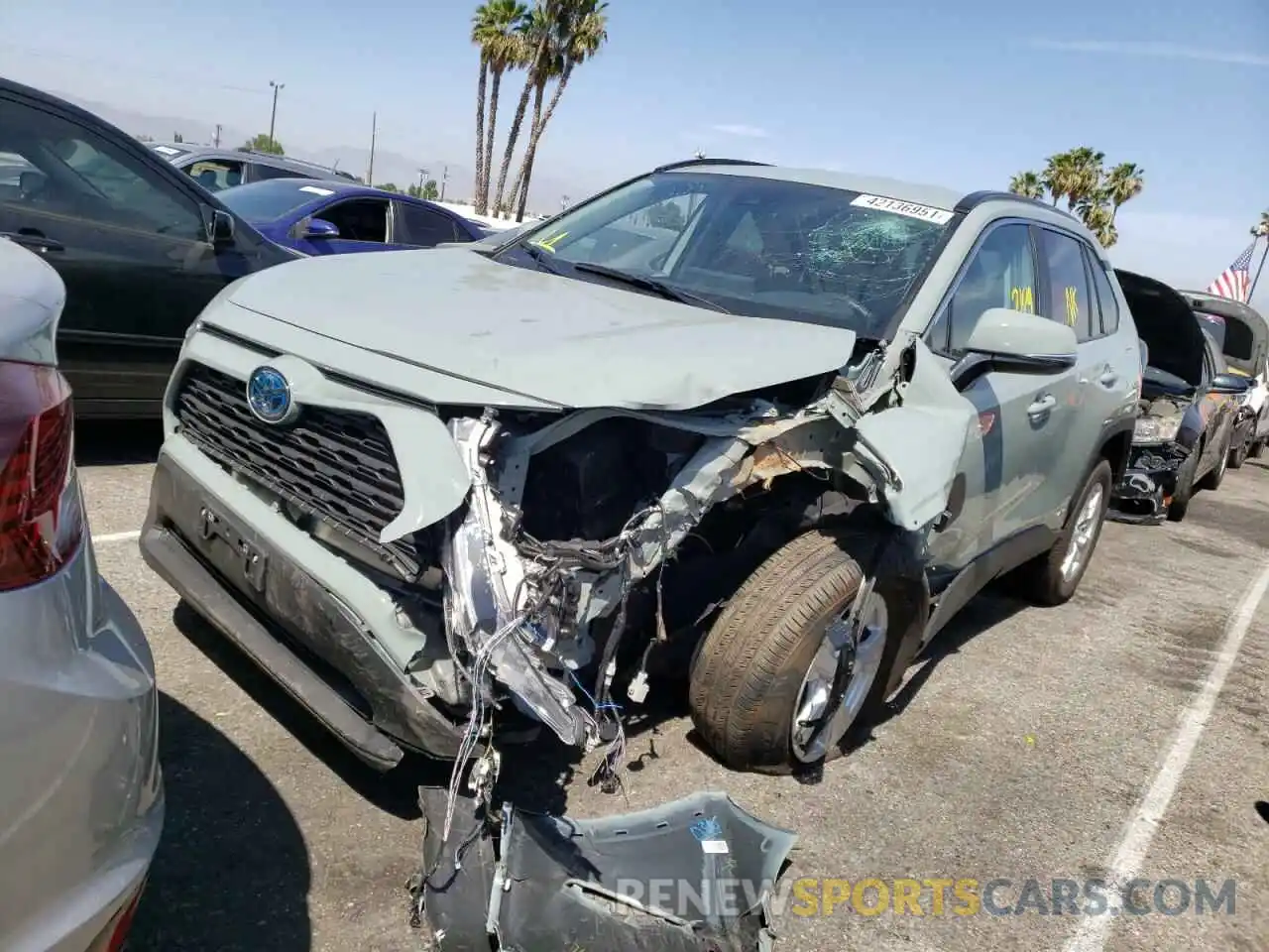 2 Photograph of a damaged car 4T3R6RFV6MU021319 TOYOTA RAV4 2021