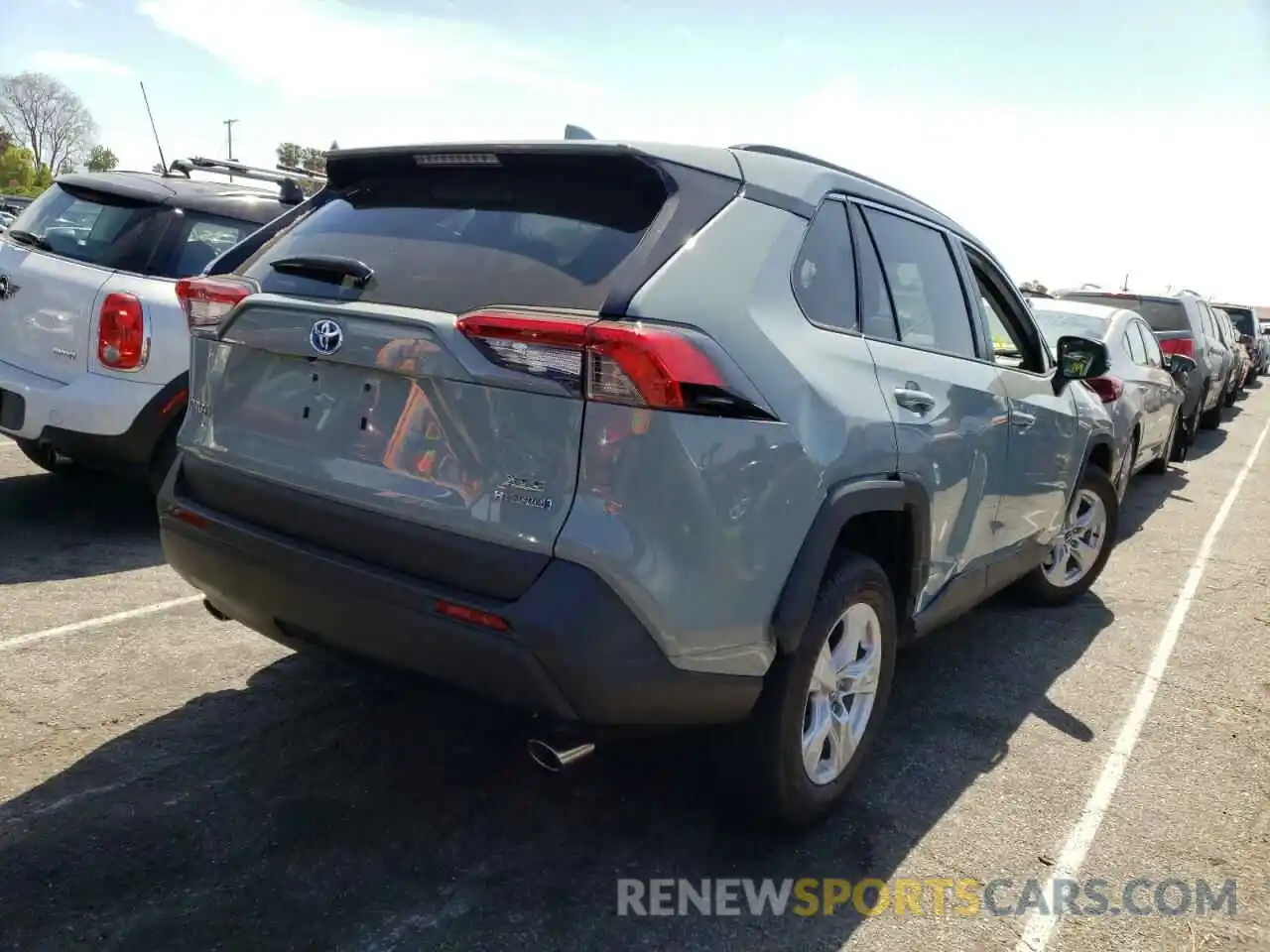 4 Photograph of a damaged car 4T3R6RFV6MU021319 TOYOTA RAV4 2021