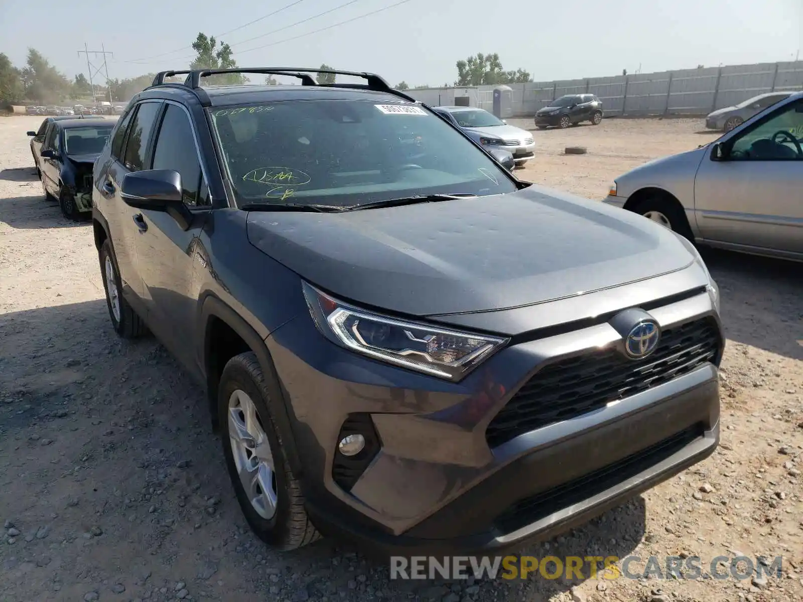 1 Photograph of a damaged car 4T3R6RFV6MU027850 TOYOTA RAV4 2021